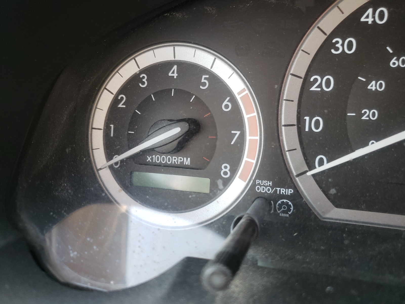 Photo 8 from auction – 2004 TOYOTA SIENNA CE with VIN 5TDZA23C74S120628