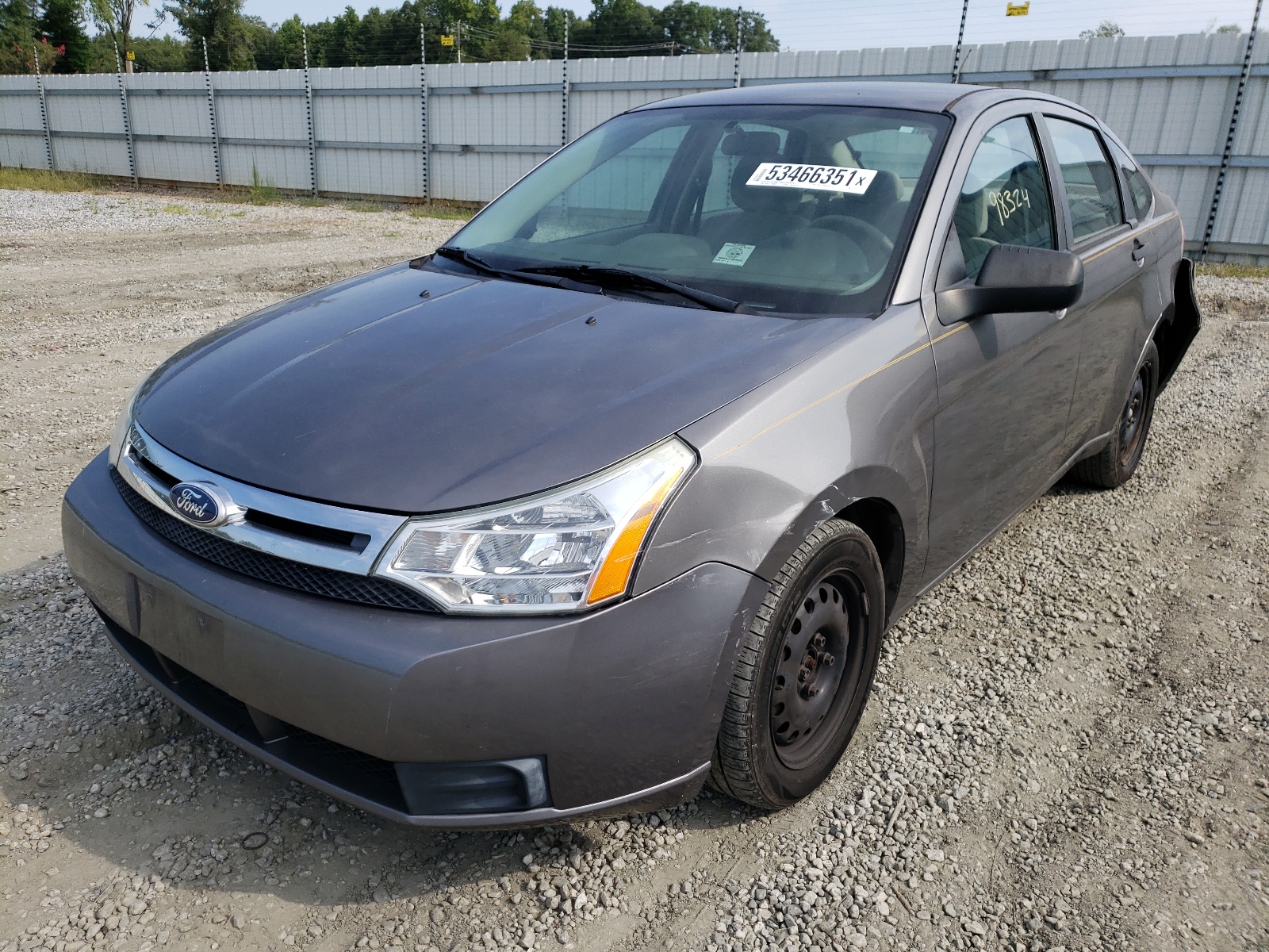 Photo 2 from auction – 2010 FORD FOCUS S with VIN 1FAHP3EN7AW277379