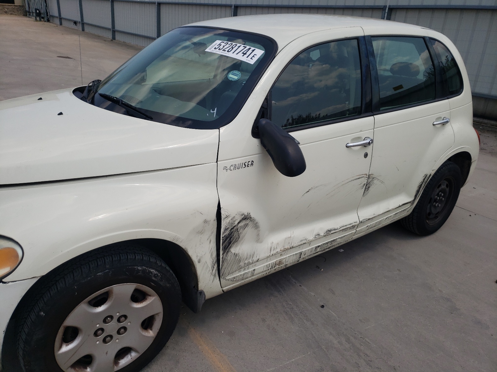 Photo 9 from auction – 2005 CHRYSLER PT CRUISER with VIN 3C4FY48B85T515516