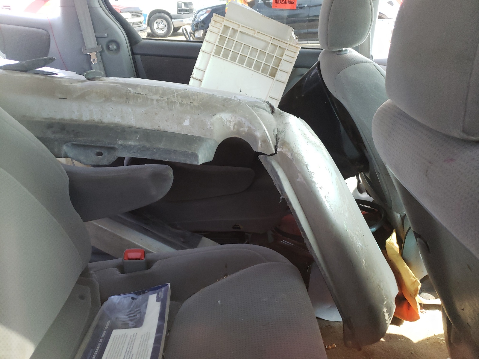 Photo 6 from auction – 2005 TOYOTA SIENNA CE with VIN 5TDZA23C75S249812