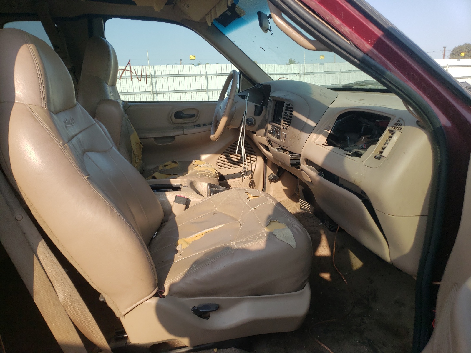 Photo 5 from auction – 1999 FORD F150 with VIN 1FTRX17L5XKB62729