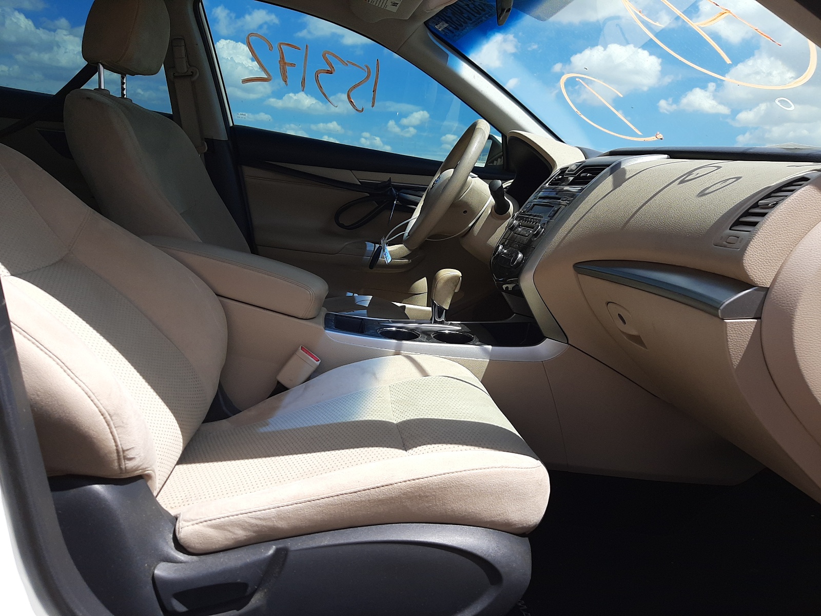 Photo 5 from auction – 2015 NISSAN ALTIMA 2.5 with VIN 1N4AL3AP0FN898237