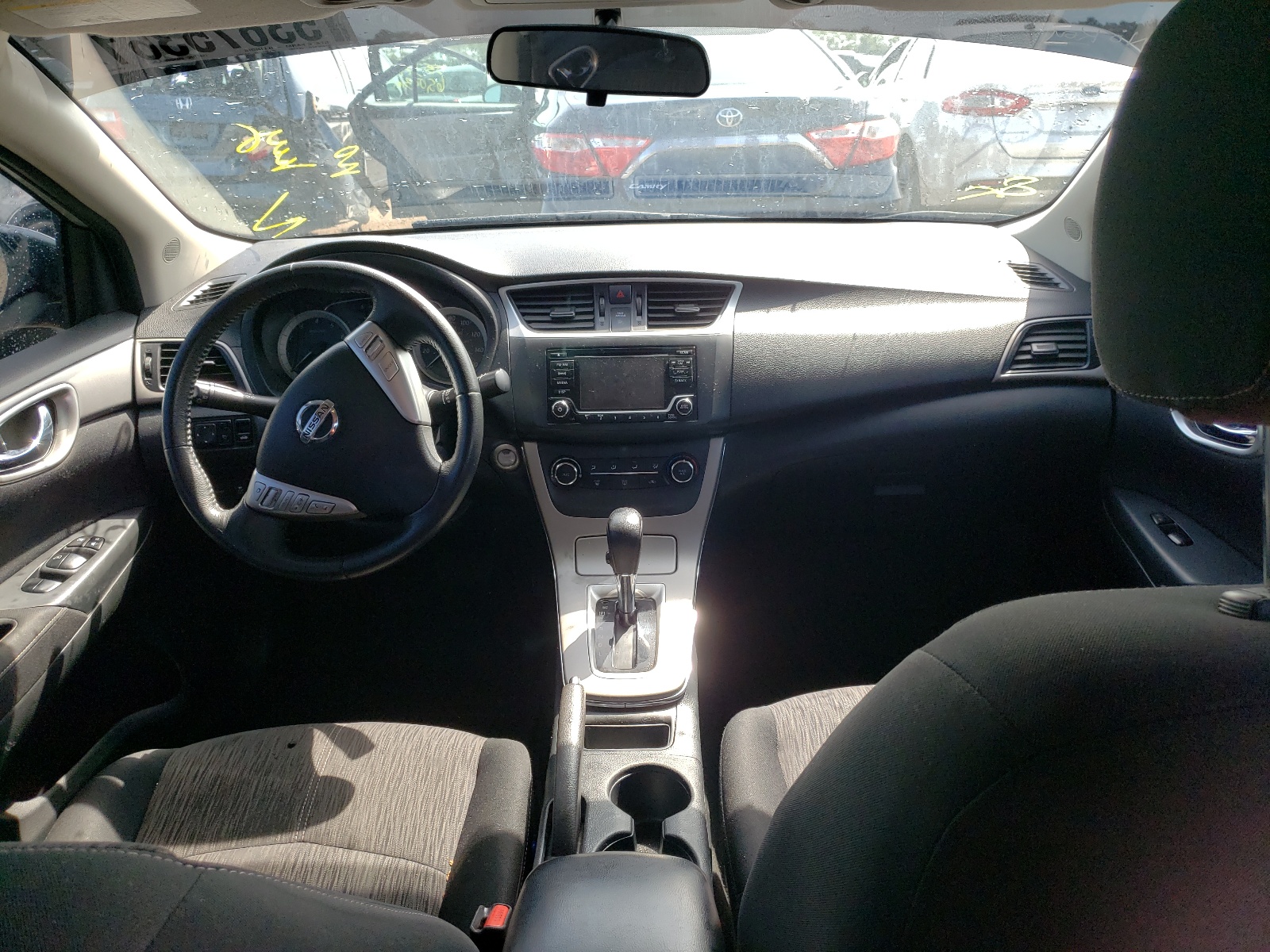 Photo 9 from auction – 2015 NISSAN SENTRA S with VIN 3N1AB7AP2FL642656