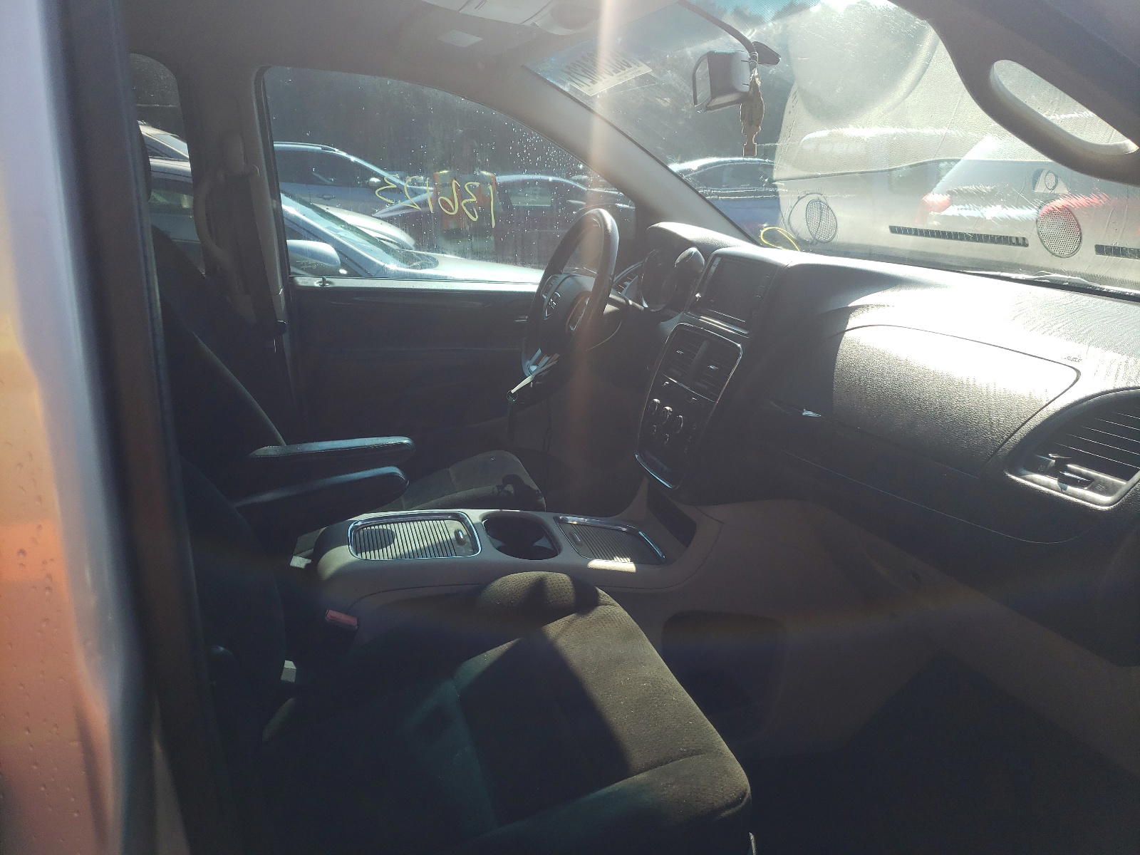 Photo 5 from auction – 2012 DODGE GRAND CARA with VIN 2C4RDGCG4CR136431