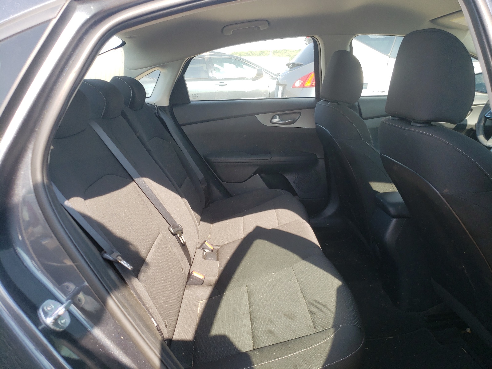 Photo 6 from auction – 2021 KIA FORTE FE with VIN 3KPF24AD2ME306563