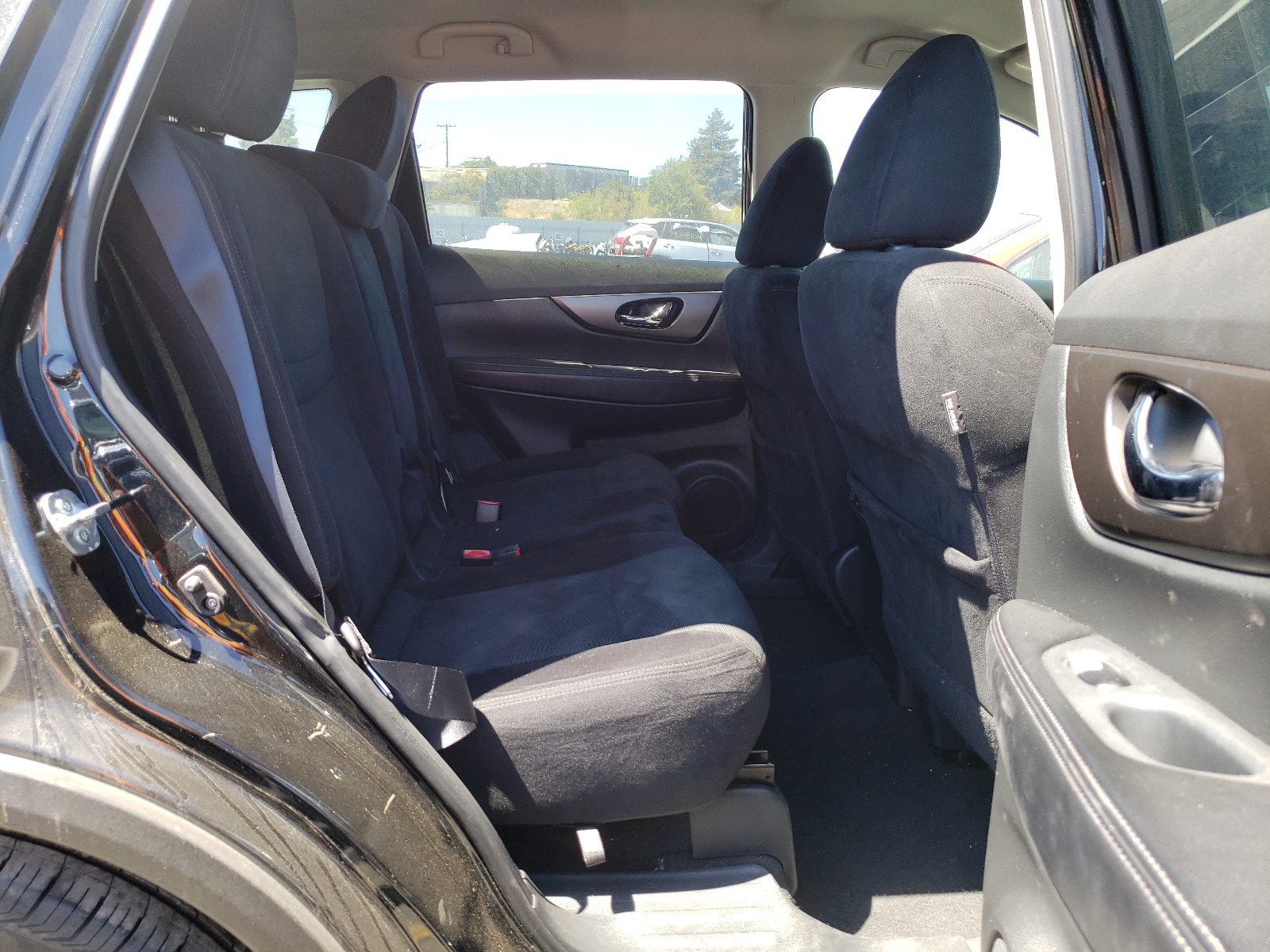 Photo 6 from auction – 2015 NISSAN ROGUE S with VIN 5N1AT2ML5FC882765