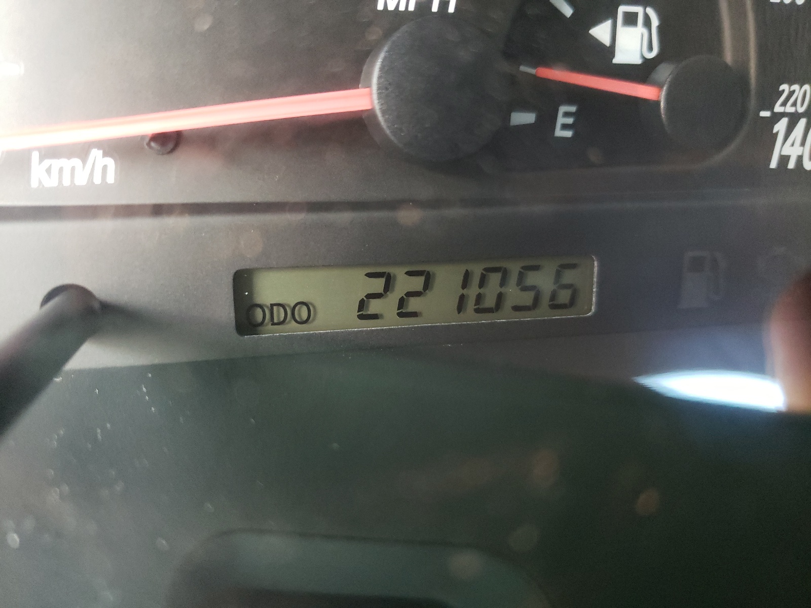 Photo 8 from auction – 2004 TOYOTA CAMRY LE with VIN 4T1BE32K04U883795