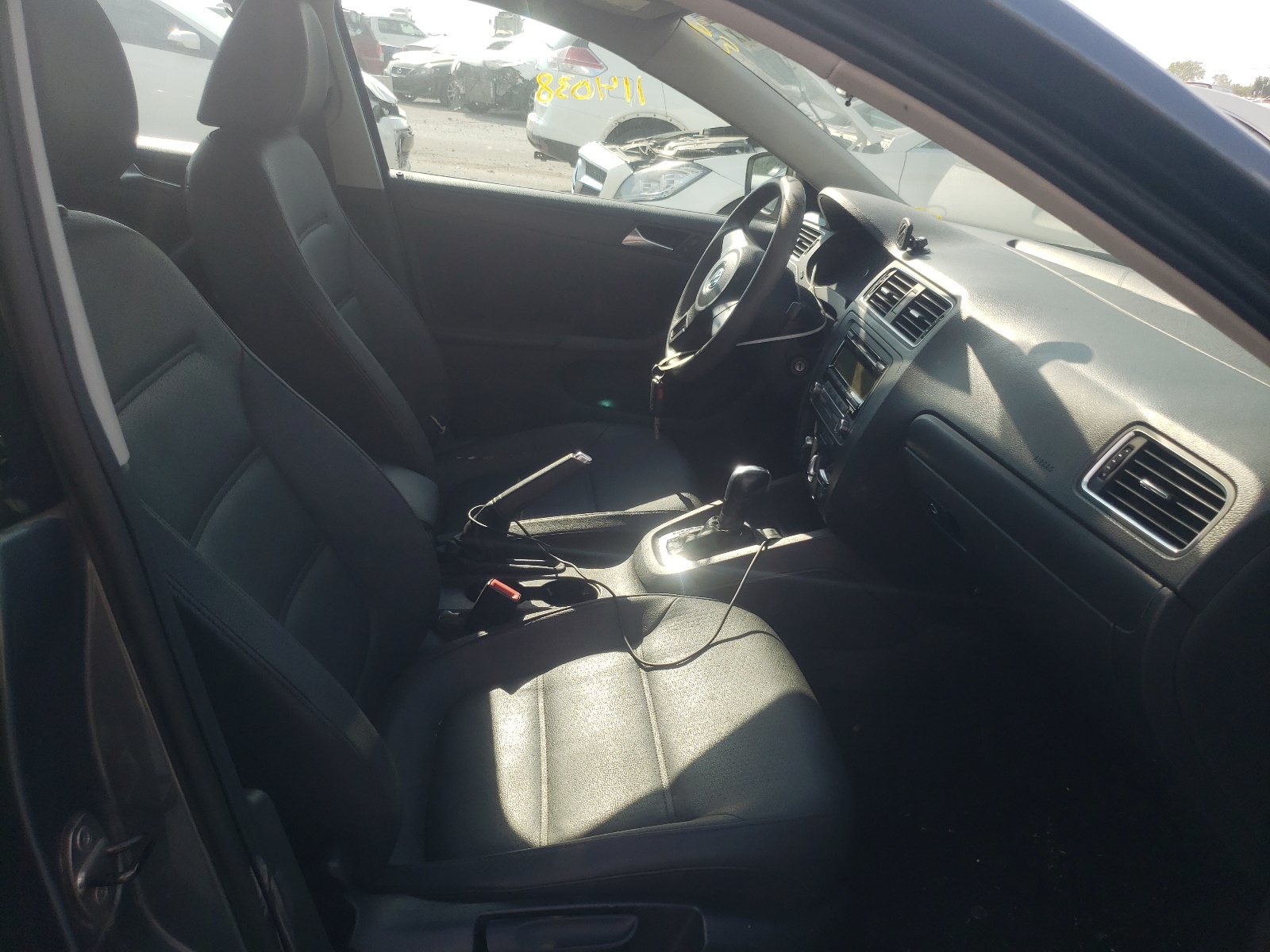 Photo 5 from auction – 2011 VOLKSWAGEN JETTA SE with VIN 3VWDZ7AJ2BM021453