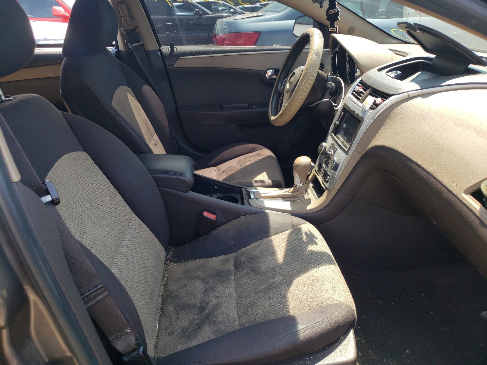 Photo 5 from auction – 2011 CHEVROLET MALIBU LS with VIN 1G1ZB5E10BF243316