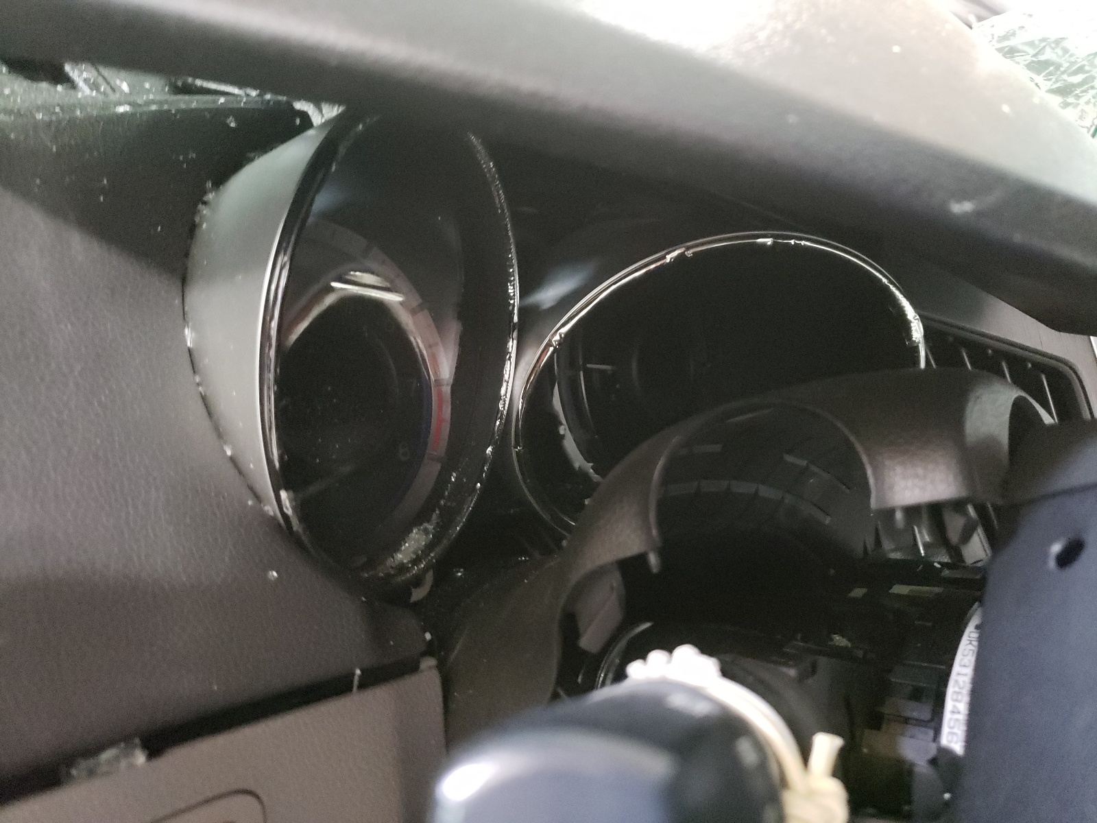 Photo 8 from auction – 2013 HYUNDAI SONATA GLS with VIN 5NPEB4AC6DH644448