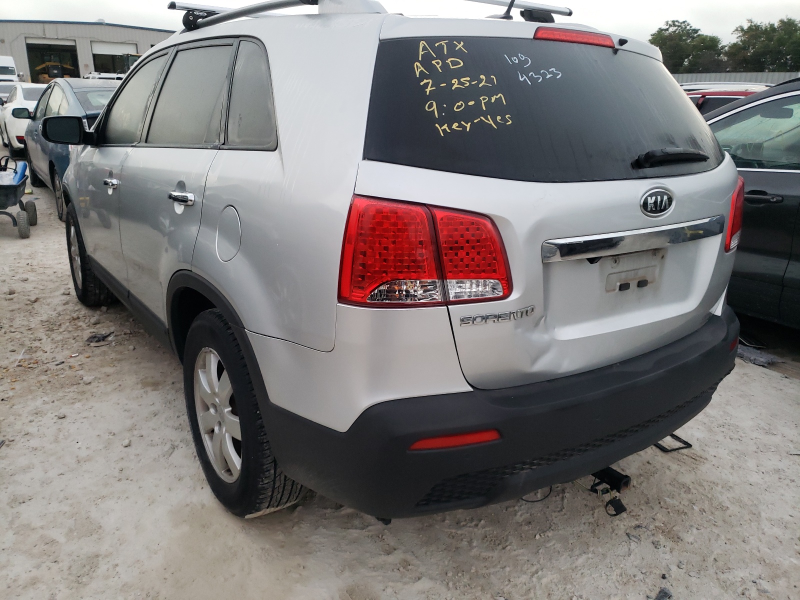 Photo 3 from auction – 2012 KIA SORENTO BA with VIN 5XYKT4A69CG281904