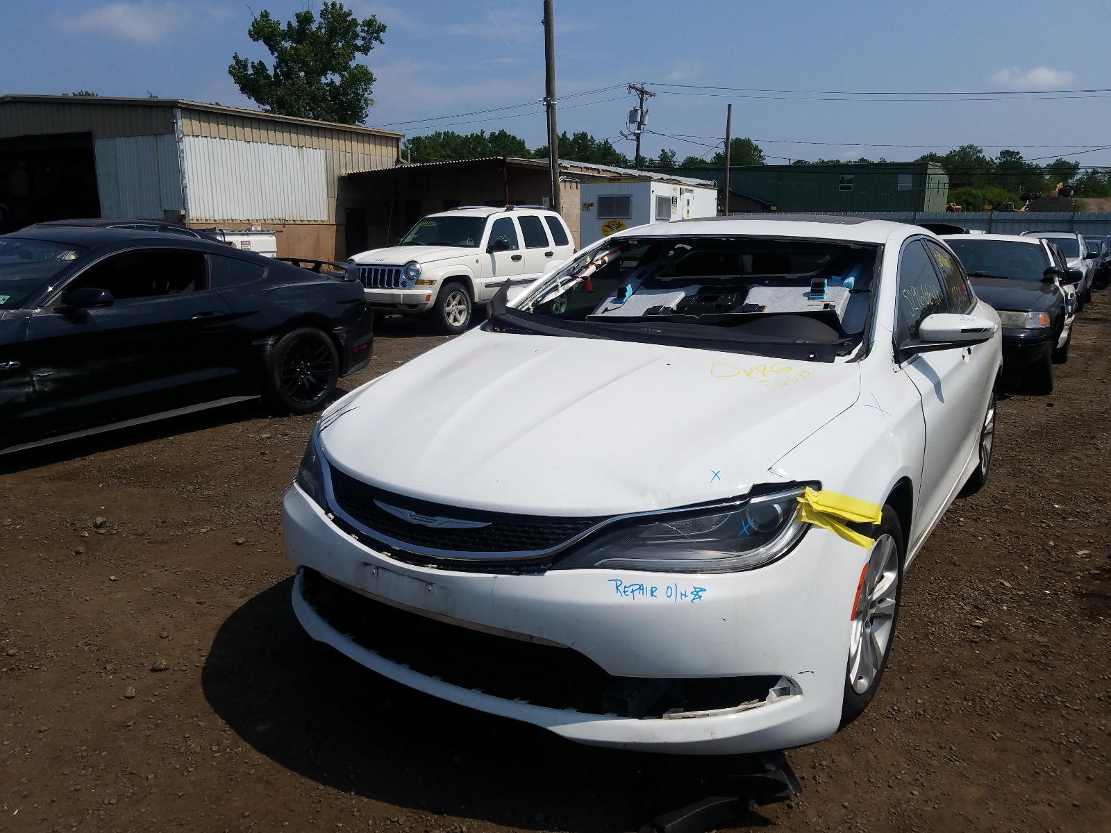 Photo 9 from auction – 2016 CHRYSLER 200 LIMITE with VIN 1C3CCCAB3GN157156