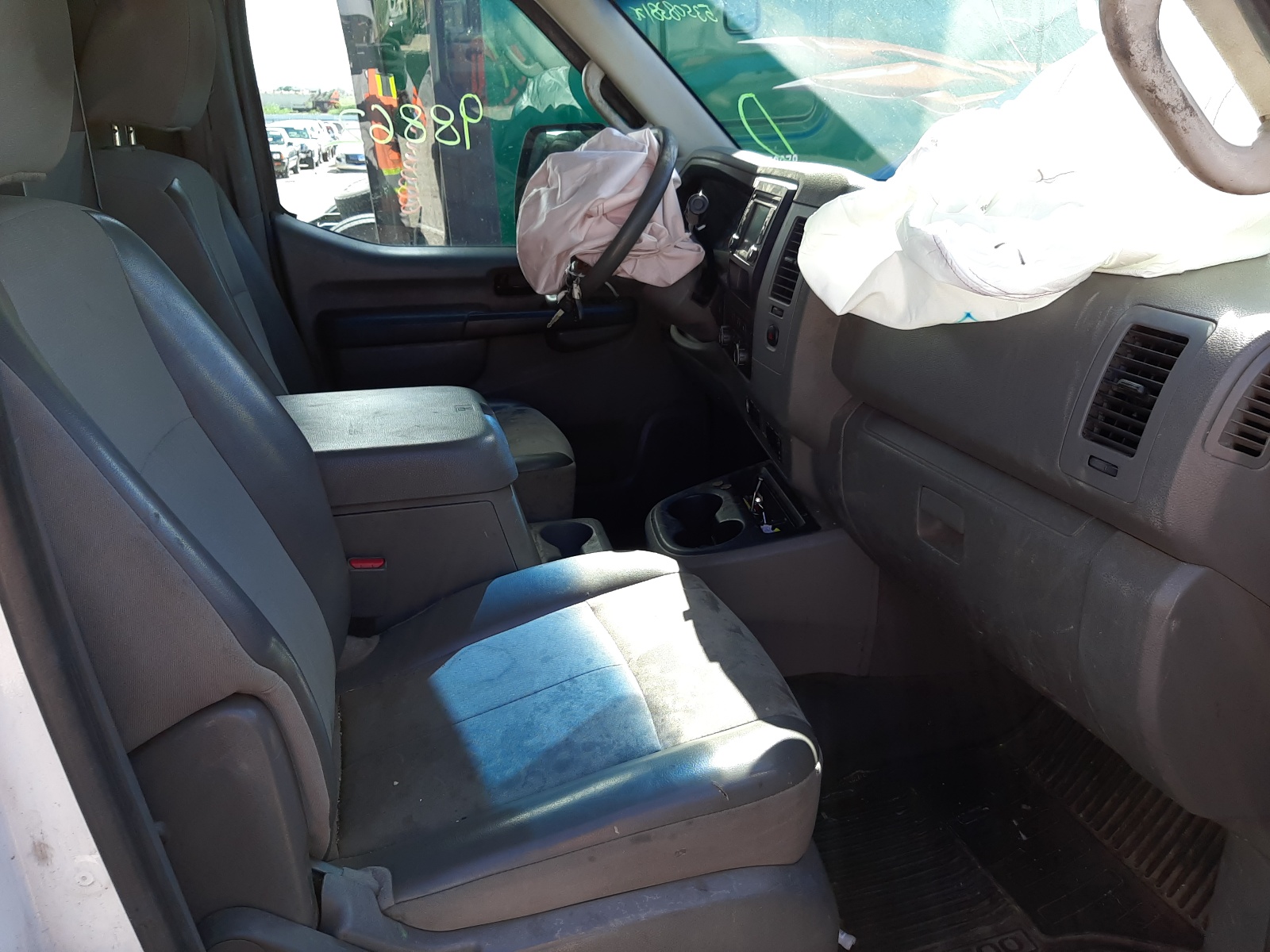 Photo 5 from auction – 2015 NISSAN NV 2500 with VIN 1N6AF0LY0FN804473