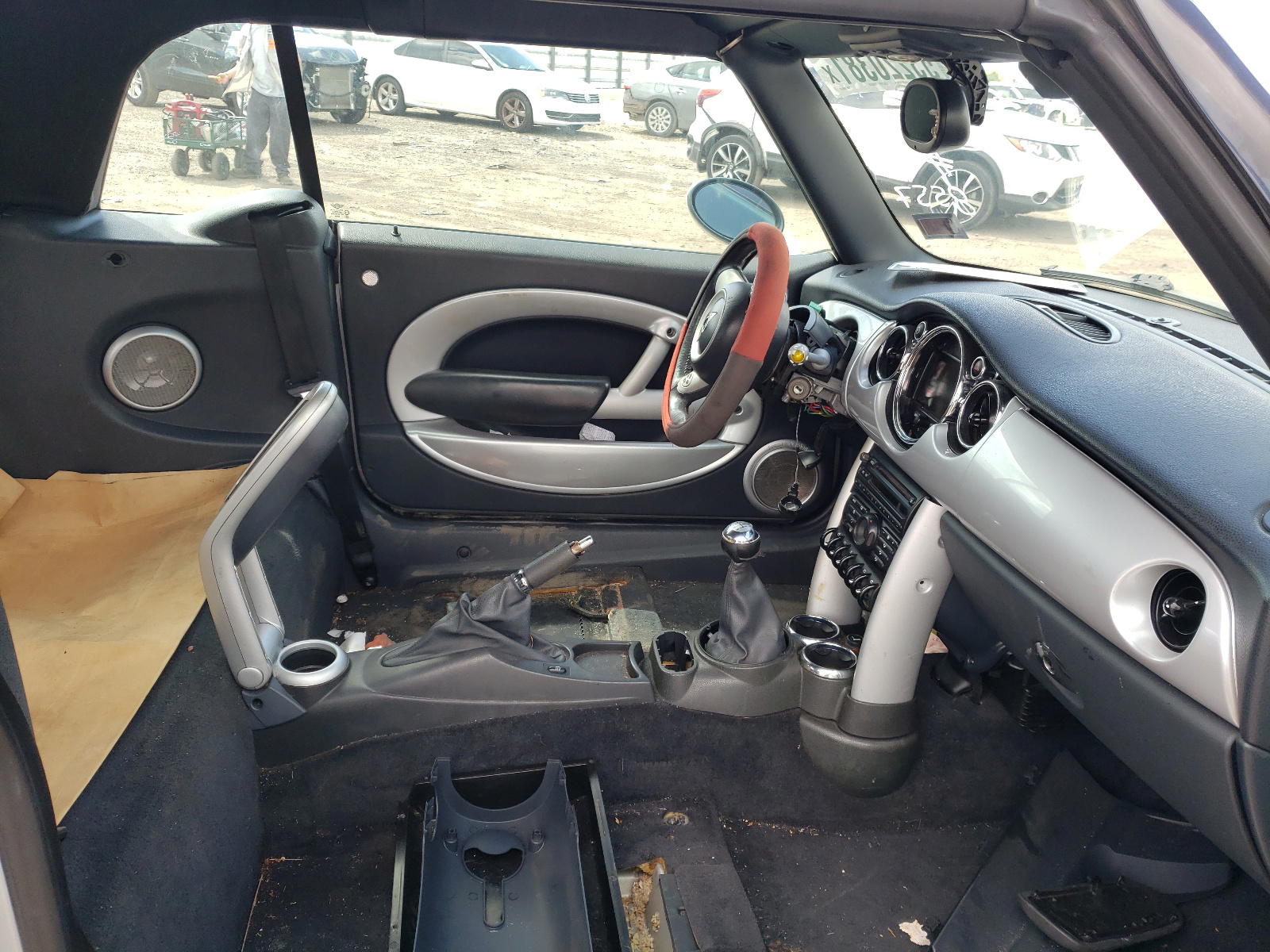 Photo 5 from auction – 2005 MINI COOPER S with VIN WMWRH33535TF85557