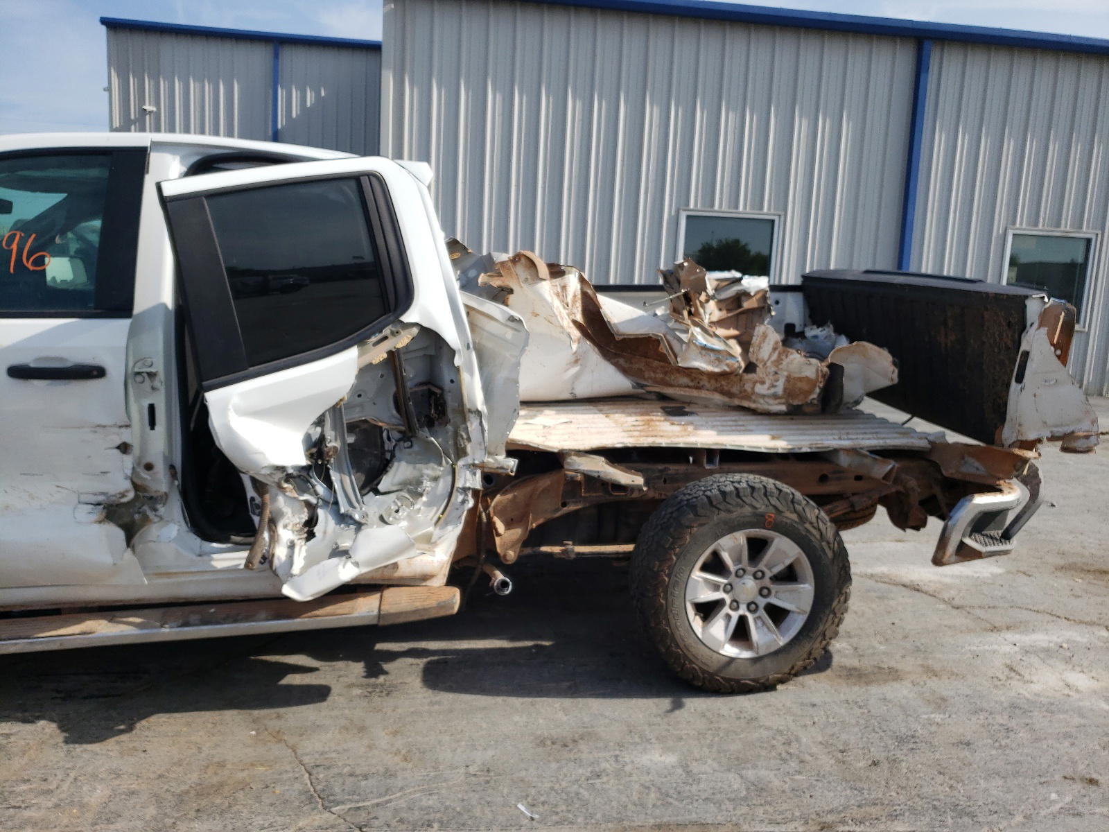 Photo 9 from auction – 2019 CHEVROLET SILVERADO with VIN 1GCRYAEF8KZ305036