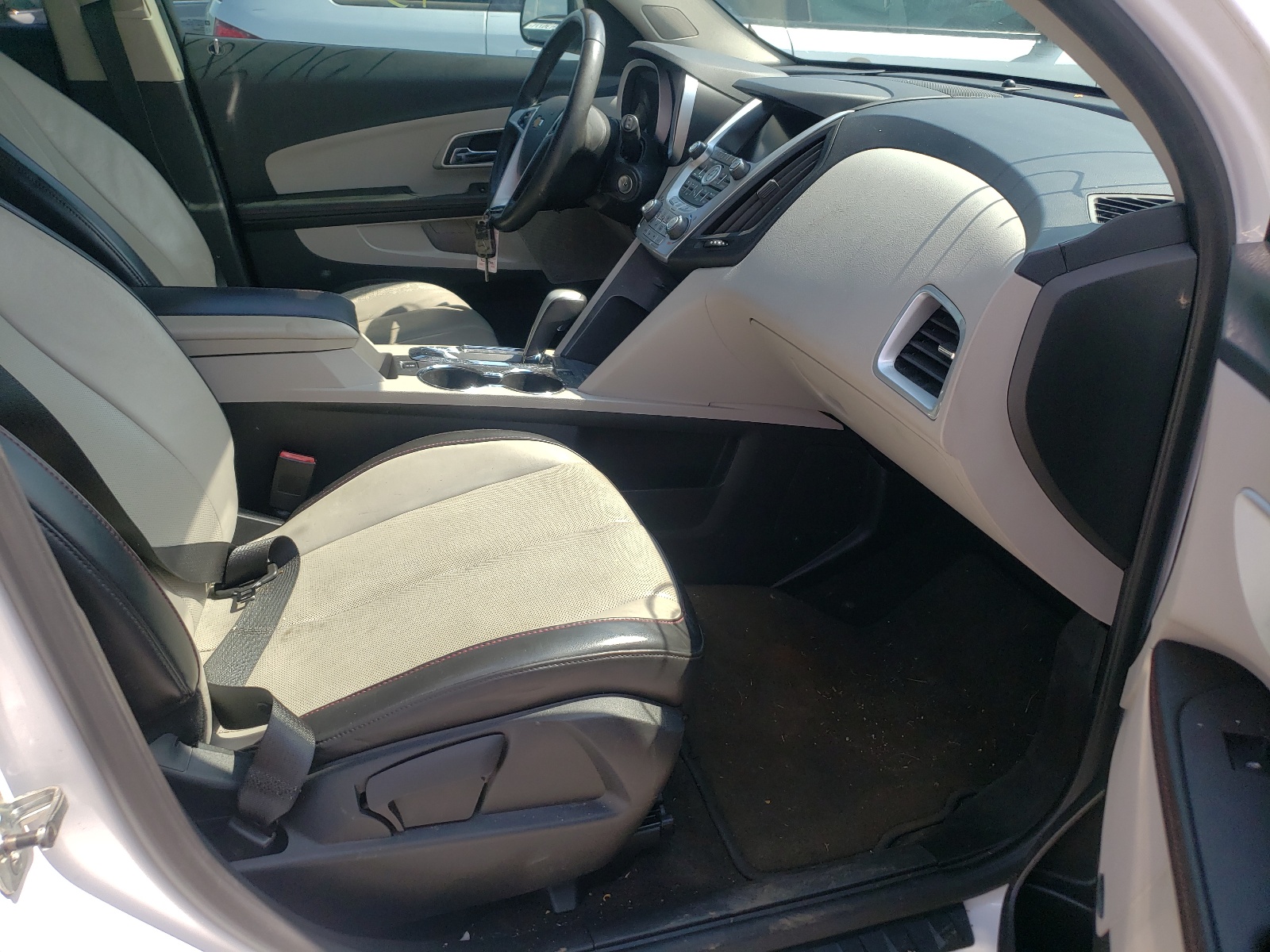 Photo 5 from auction – 2010 CHEVROLET EQUINOX LT with VIN 2CNALFEW0A6286786