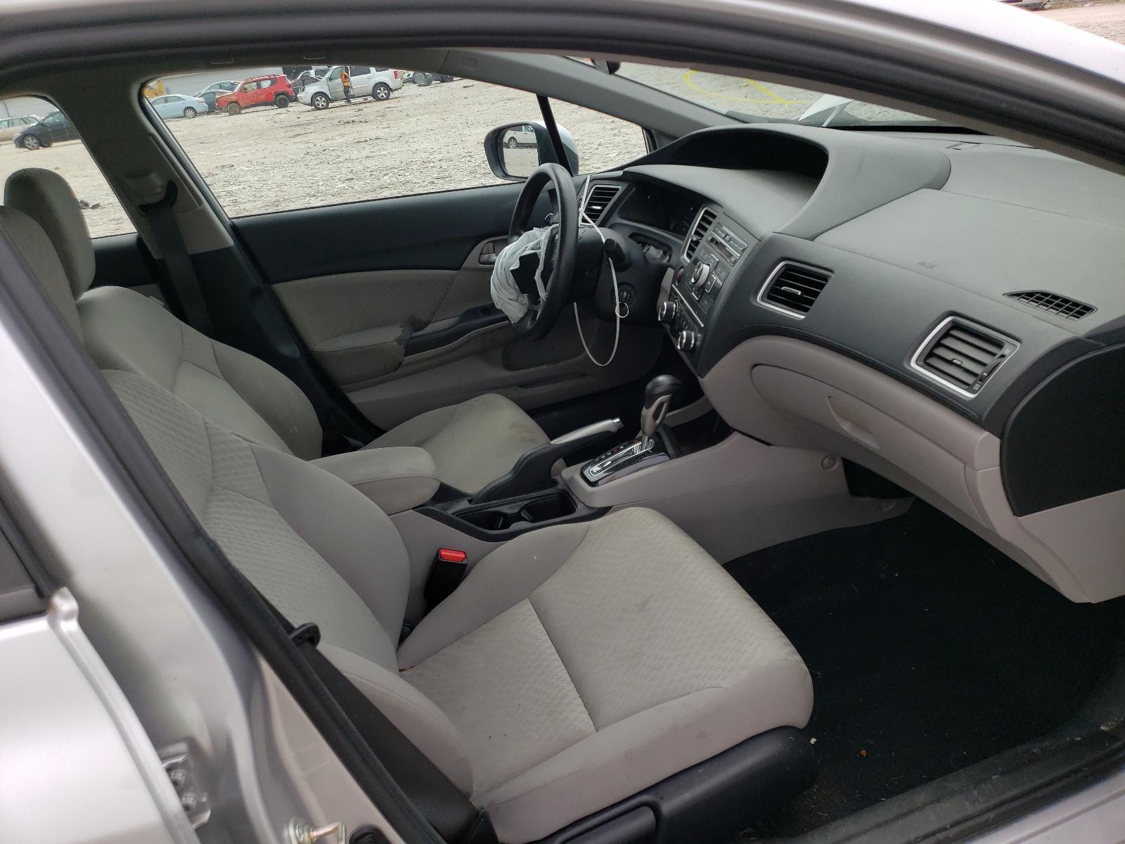 Photo 5 from auction – 2015 HONDA CIVIC LX with VIN 19XFB2F53FE032413