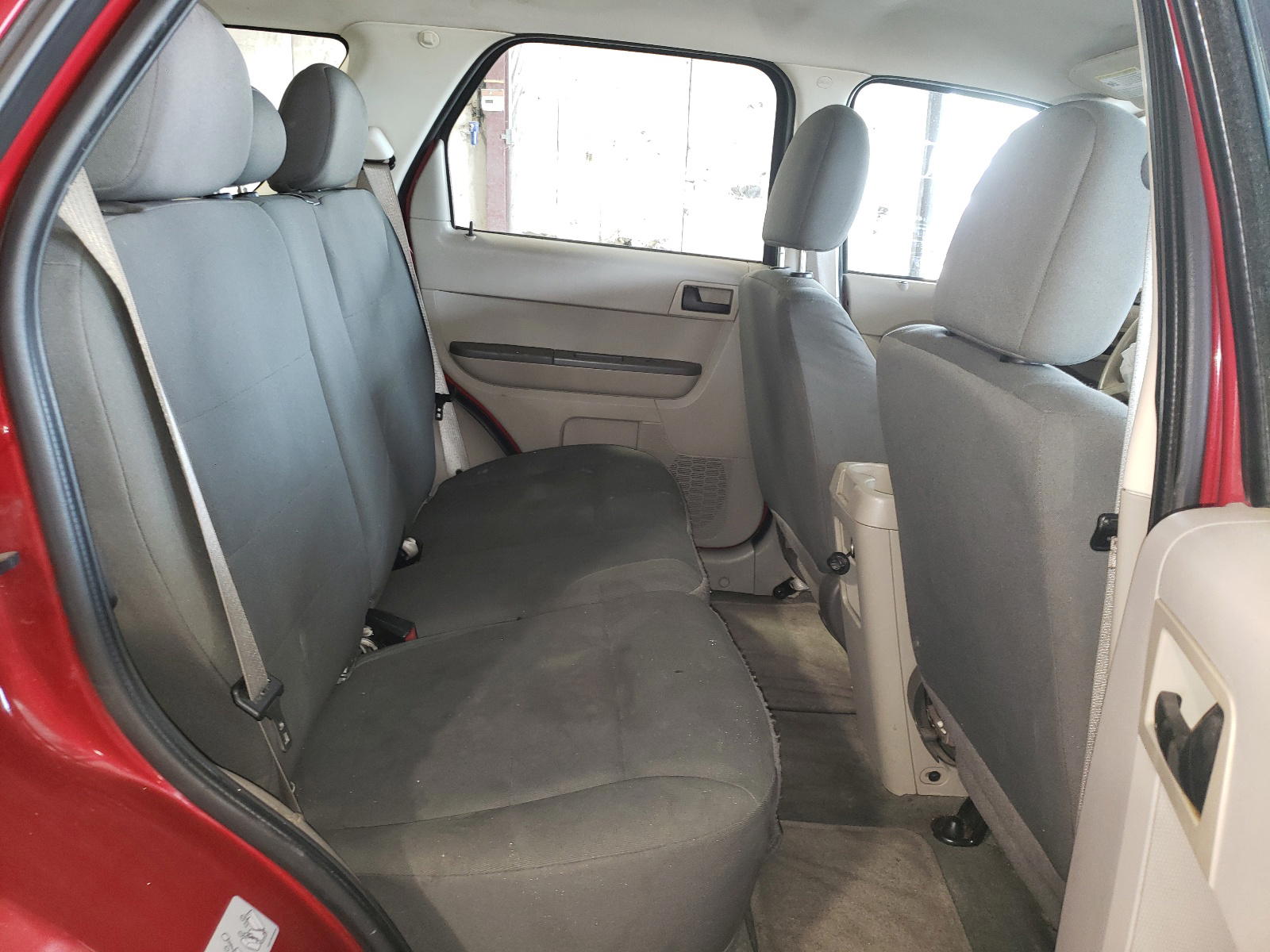 Photo 6 from auction – 2011 FORD ESCAPE XLS with VIN 1FMCU0C73BKB75291