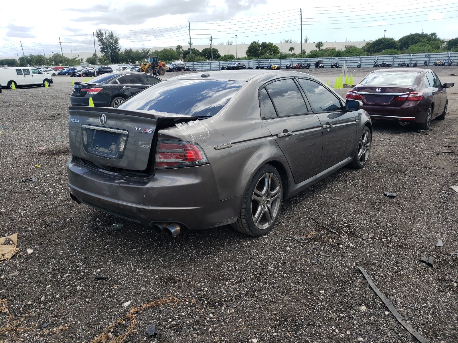 Photo 4 from auction – 2007 ACURA TL TYPE S with VIN 19UUA76567A048473