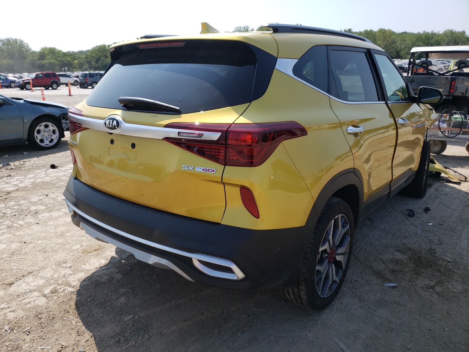 Photo 4 from auction – 2021 KIA SELTOS SX with VIN KNDETCA21M7174896