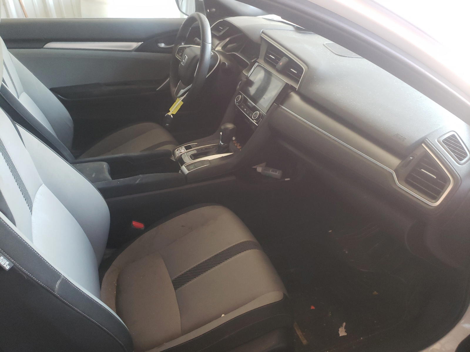 Photo 5 from auction – 2016 HONDA CIVIC with VIN 2HGFC3B38GH352048