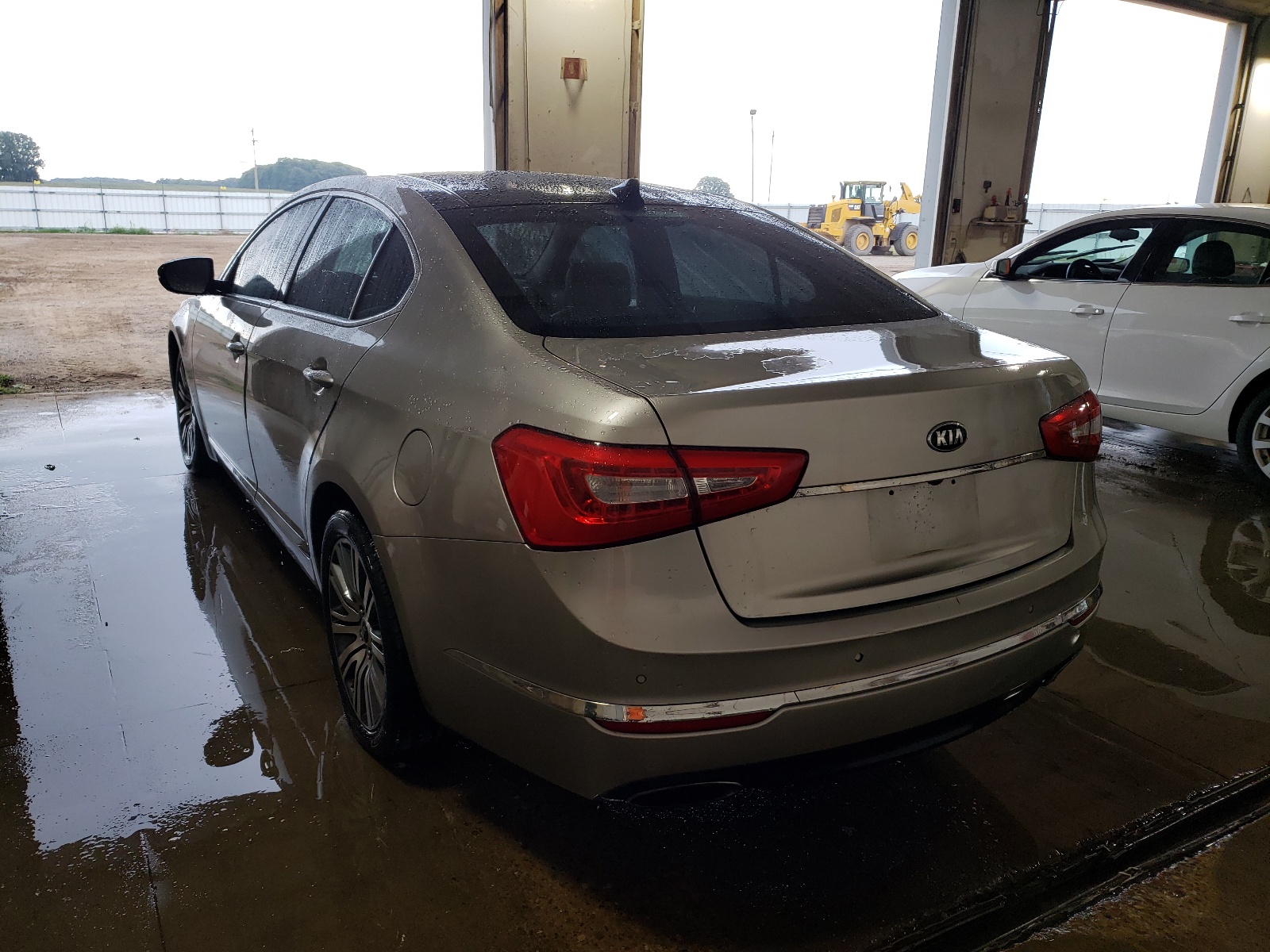Photo 3 from auction – 2015 KIA CADENZA PR with VIN KNALN4D74F5177236