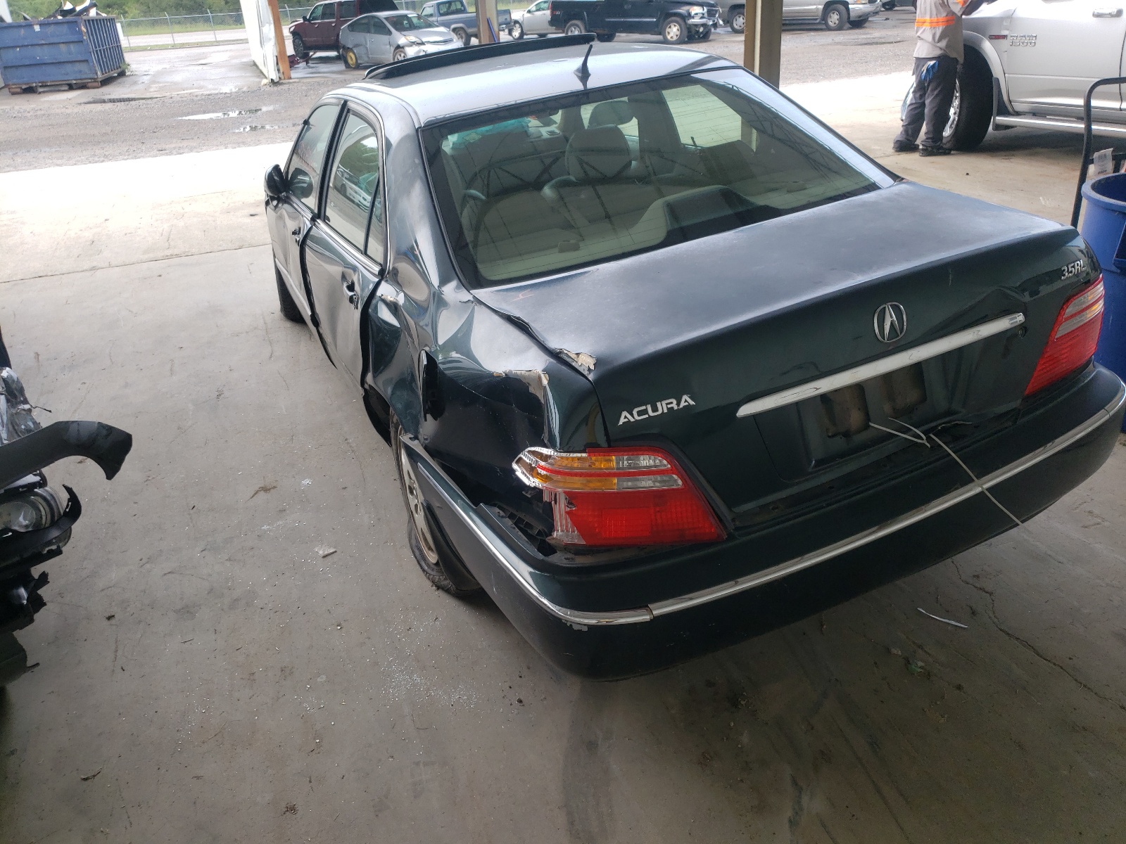 Photo 3 from auction – 2002 ACURA 3.5RL with VIN JH4KA96682C011141