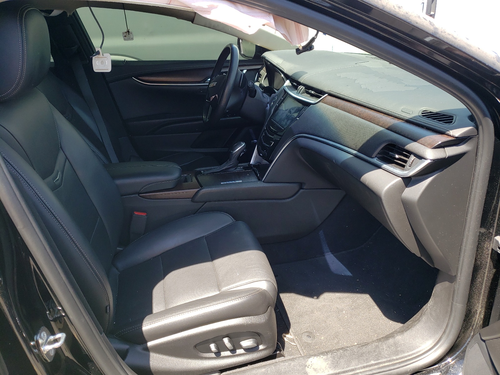 Photo 5 from auction – 2019 CADILLAC XTS with VIN 2G61M5S34K9137161