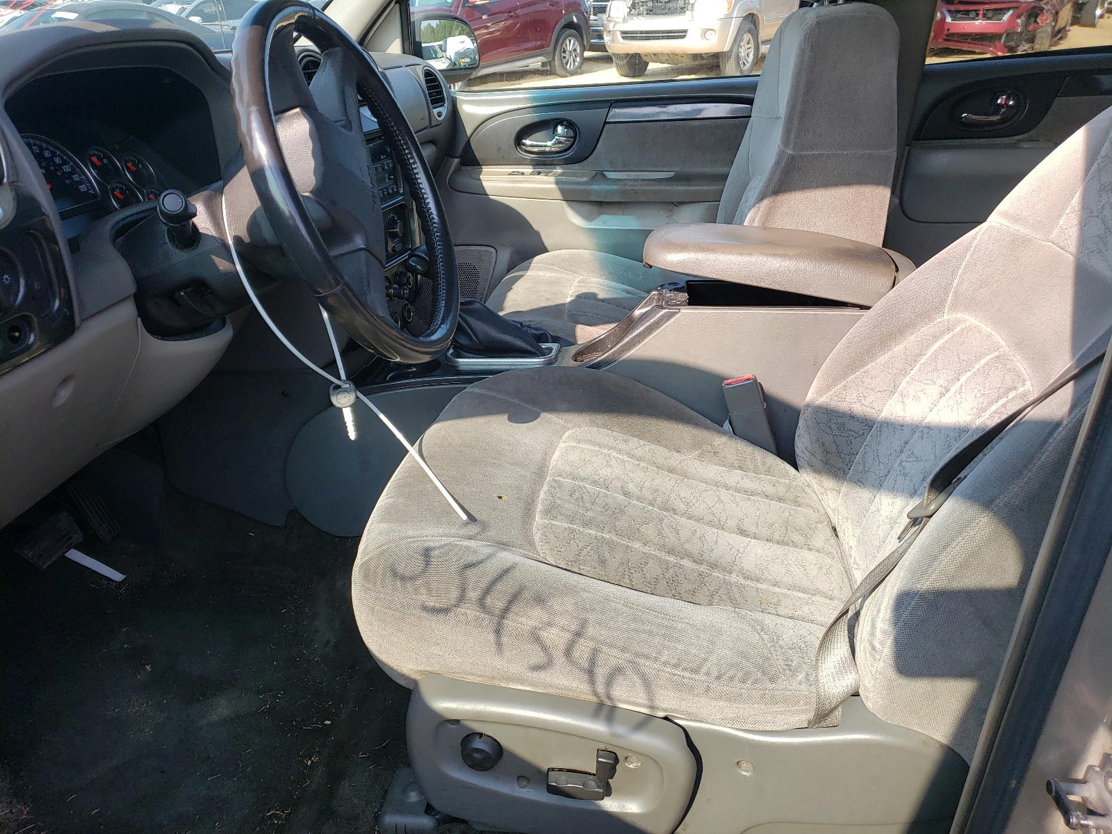 Photo 5 from auction – 2003 GMC ENVOY with VIN 1GKDS13S732133303