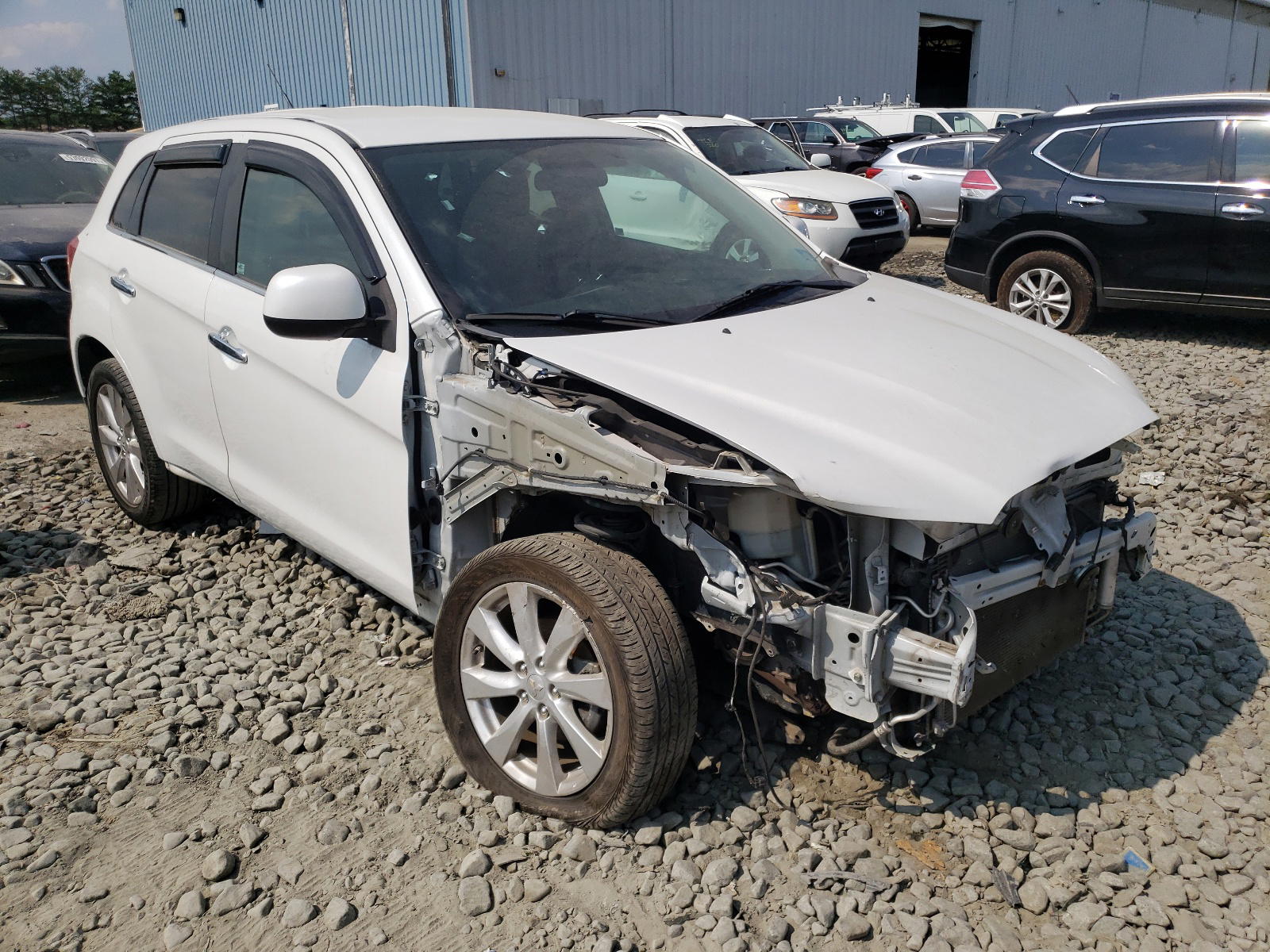 MITSUBISHI OUTLANDER 2015 with VIN 4A4AP3AUXFE002491 - Photo from auction
