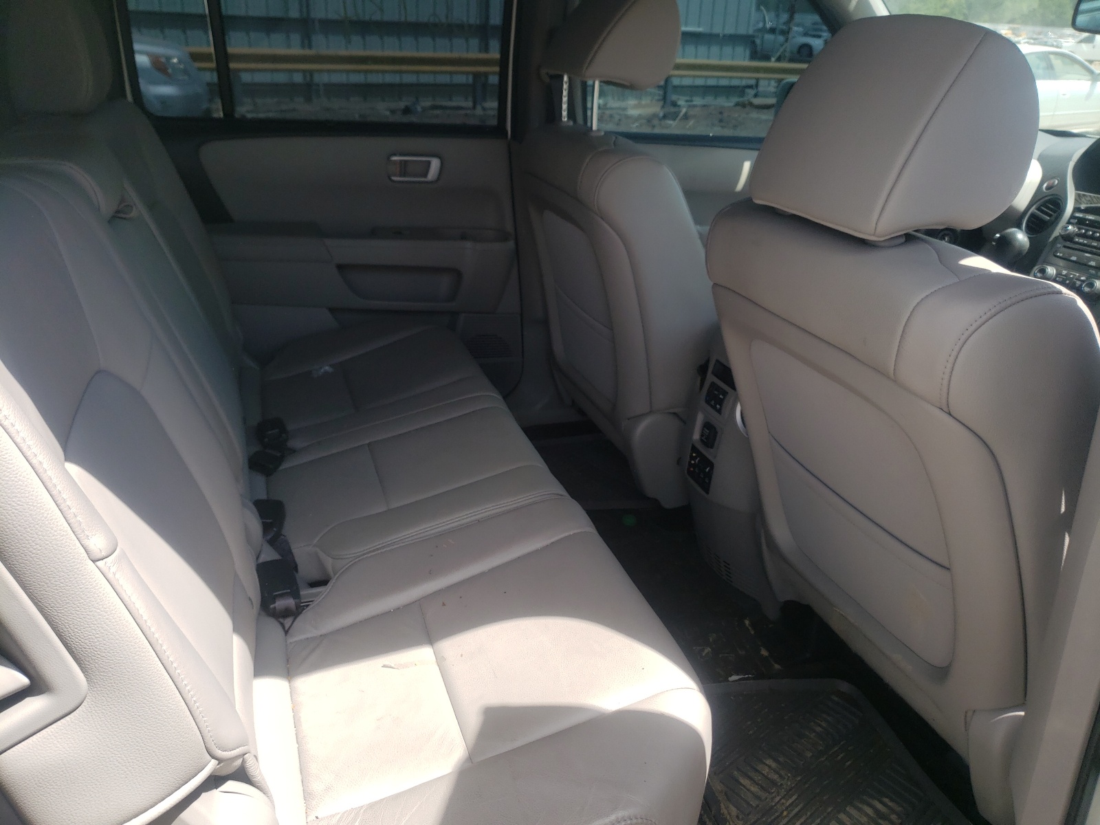Photo 6 from auction – 2013 HONDA PILOT TOUR with VIN 5FNYF4H92DB039305