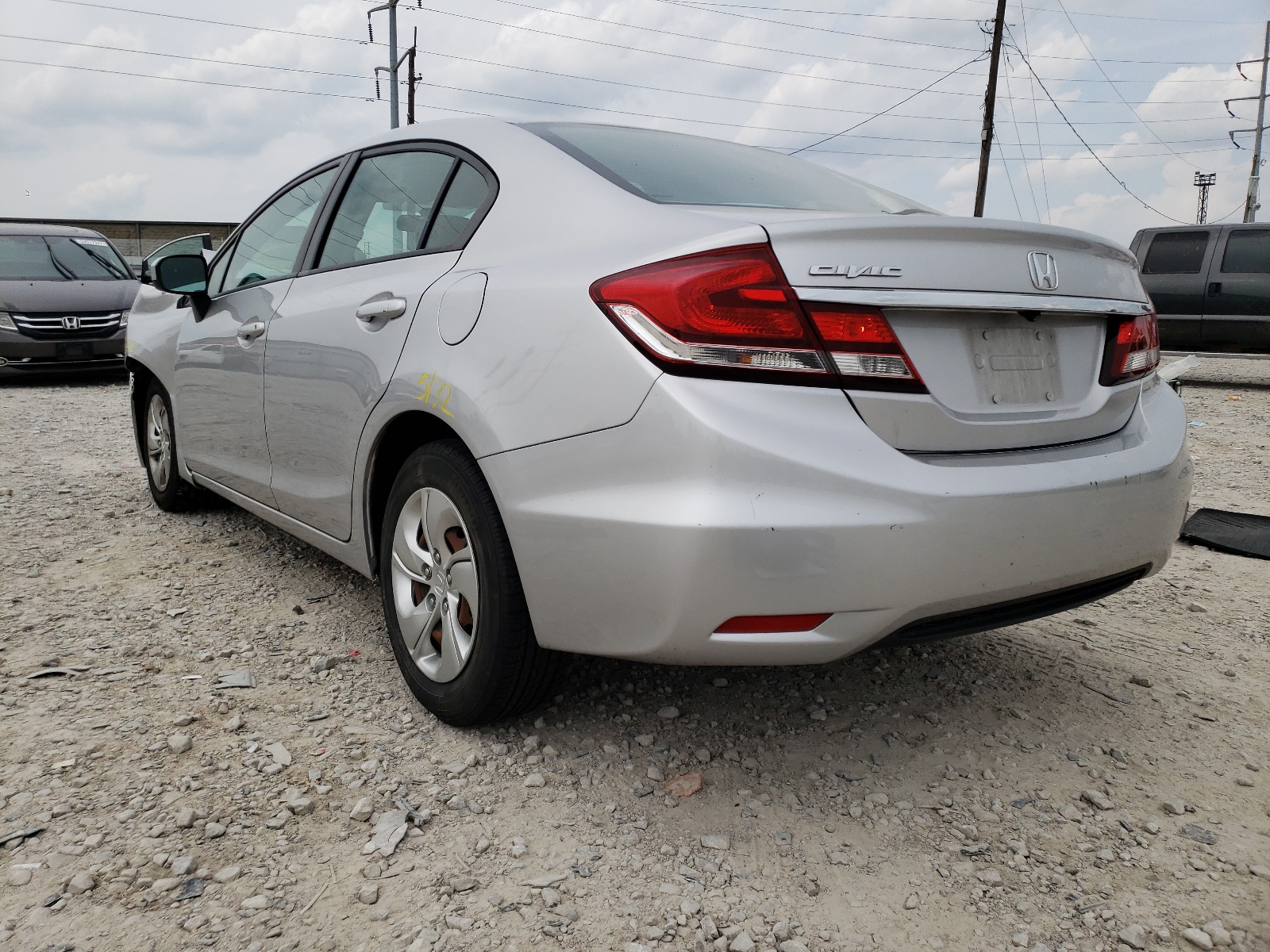 Photo 3 from auction – 2015 HONDA CIVIC LX with VIN 19XFB2F53FE032413