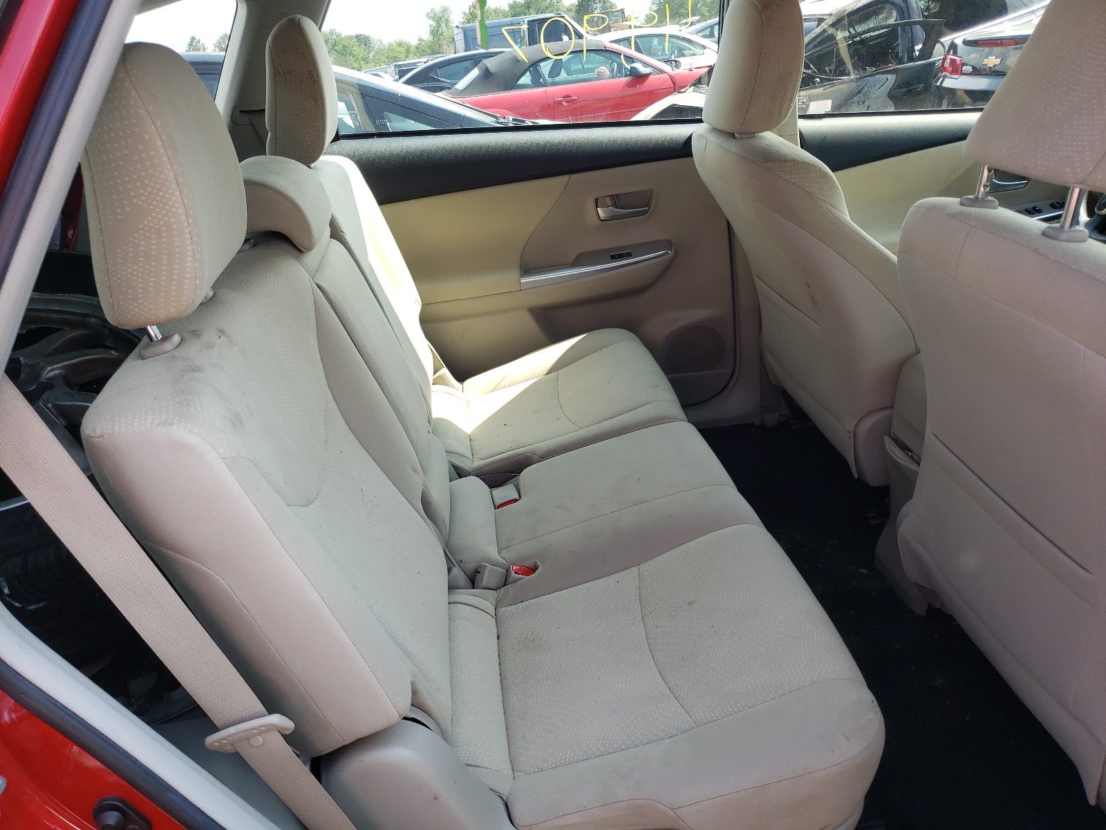 Photo 6 from auction – 2012 TOYOTA PRIUS V with VIN JTDZN3EU9C3122588