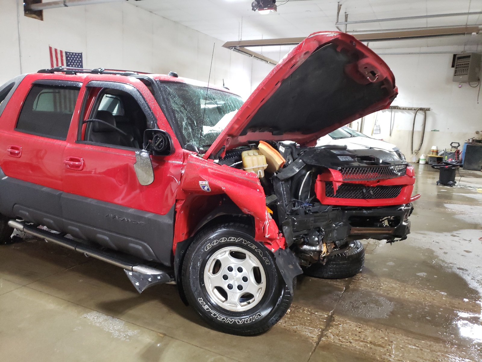 Photo 9 from auction – 2004 CHEVROLET AVALANCHE with VIN 3GNEK12T74G191258