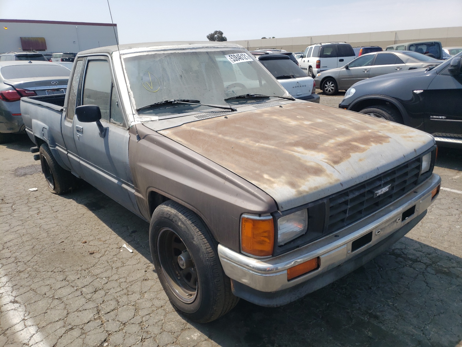 Photo 9 from auction – 1984 TOYOTA PICKUP XTR with VIN JT4RN56S4E0047957