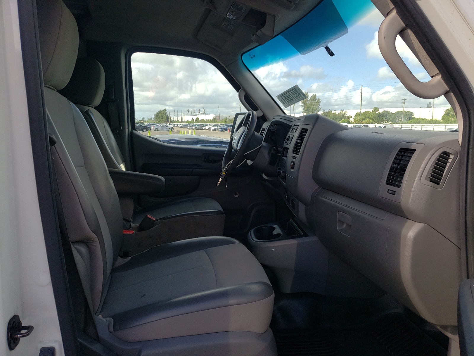 Photo 5 from auction – 2015 NISSAN NV 1500 with VIN 1N6BF0KL2FN809135