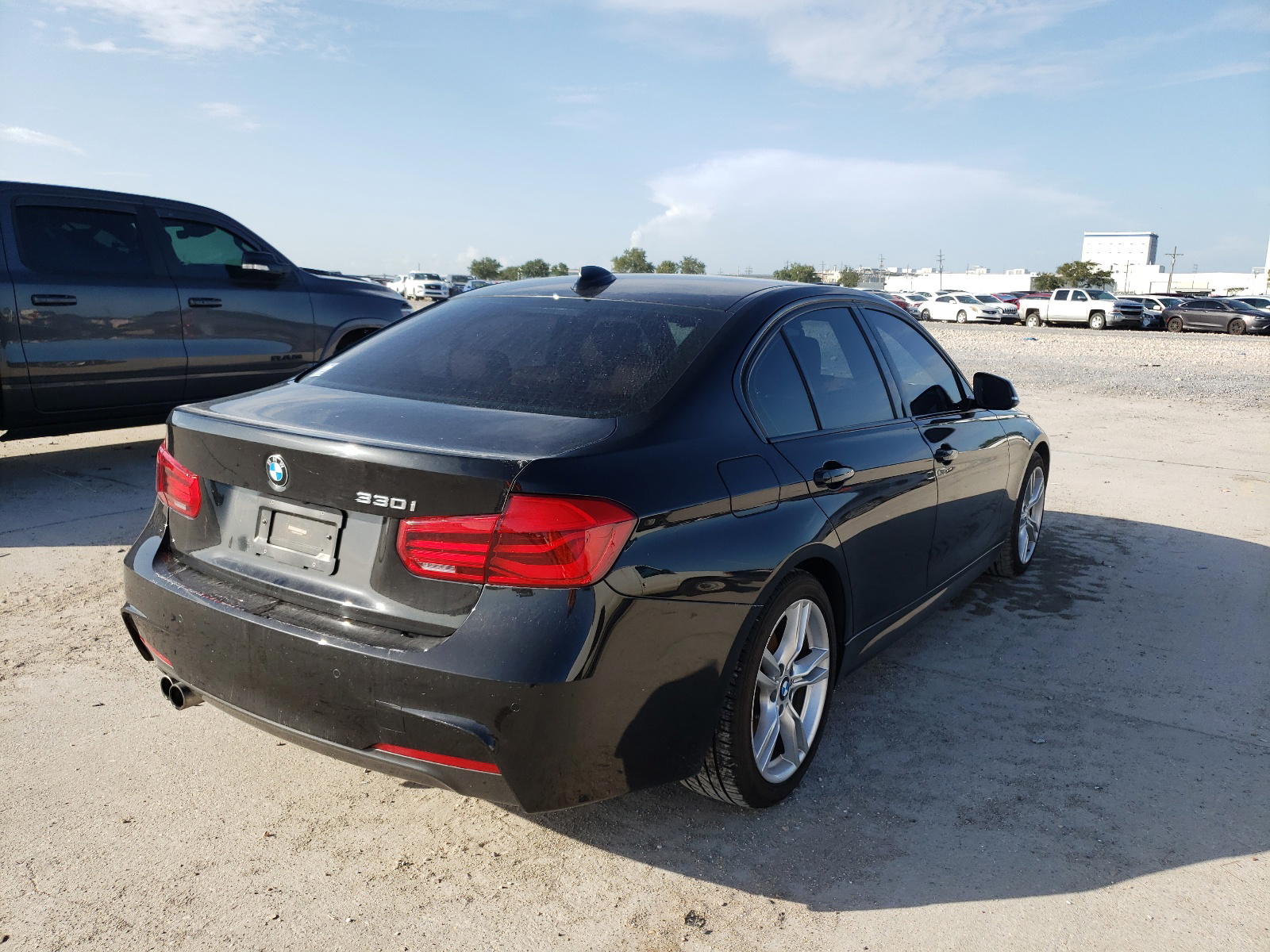 Photo 4 from auction – 2017 BMW 330 I with VIN WBA8B9C51HK675958