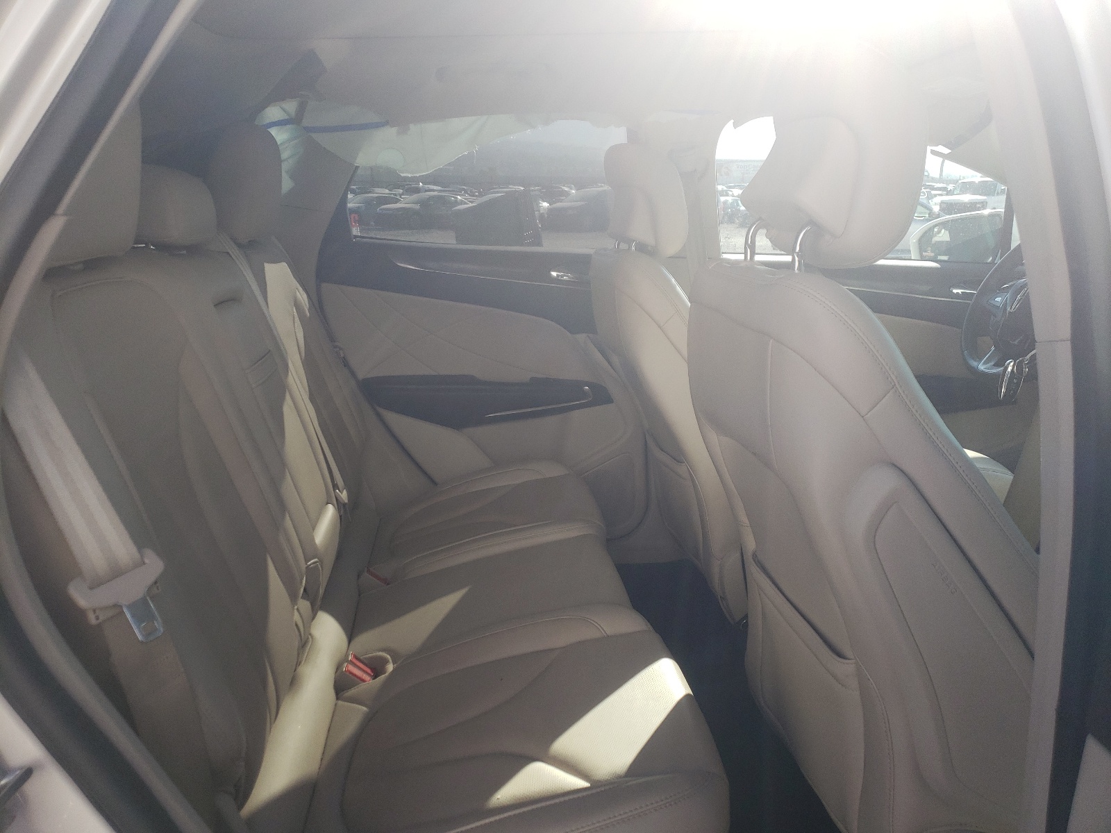 Photo 6 from auction – 2017 LINCOLN MKC RESERV with VIN 5LMCJ3C9XHUL24348