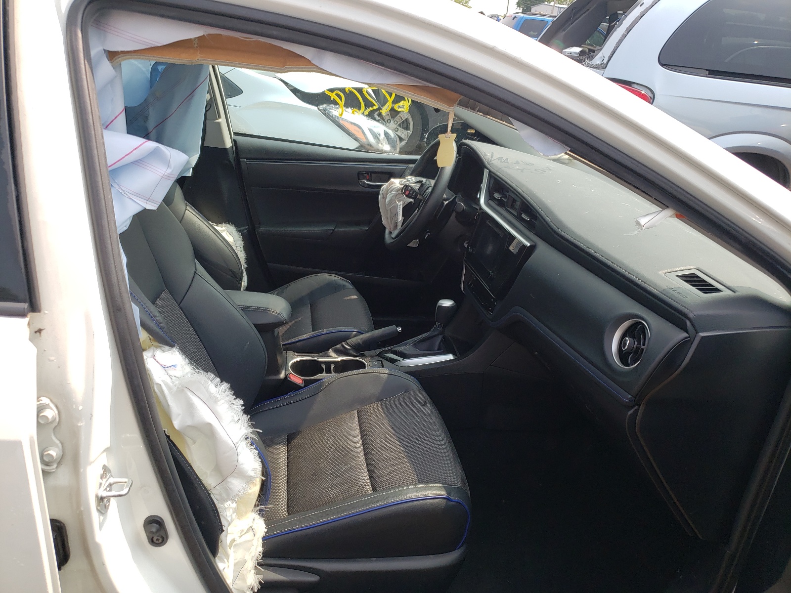 Photo 5 from auction – 2018 TOYOTA COROLLA L with VIN 5YFBURHE2JP826759