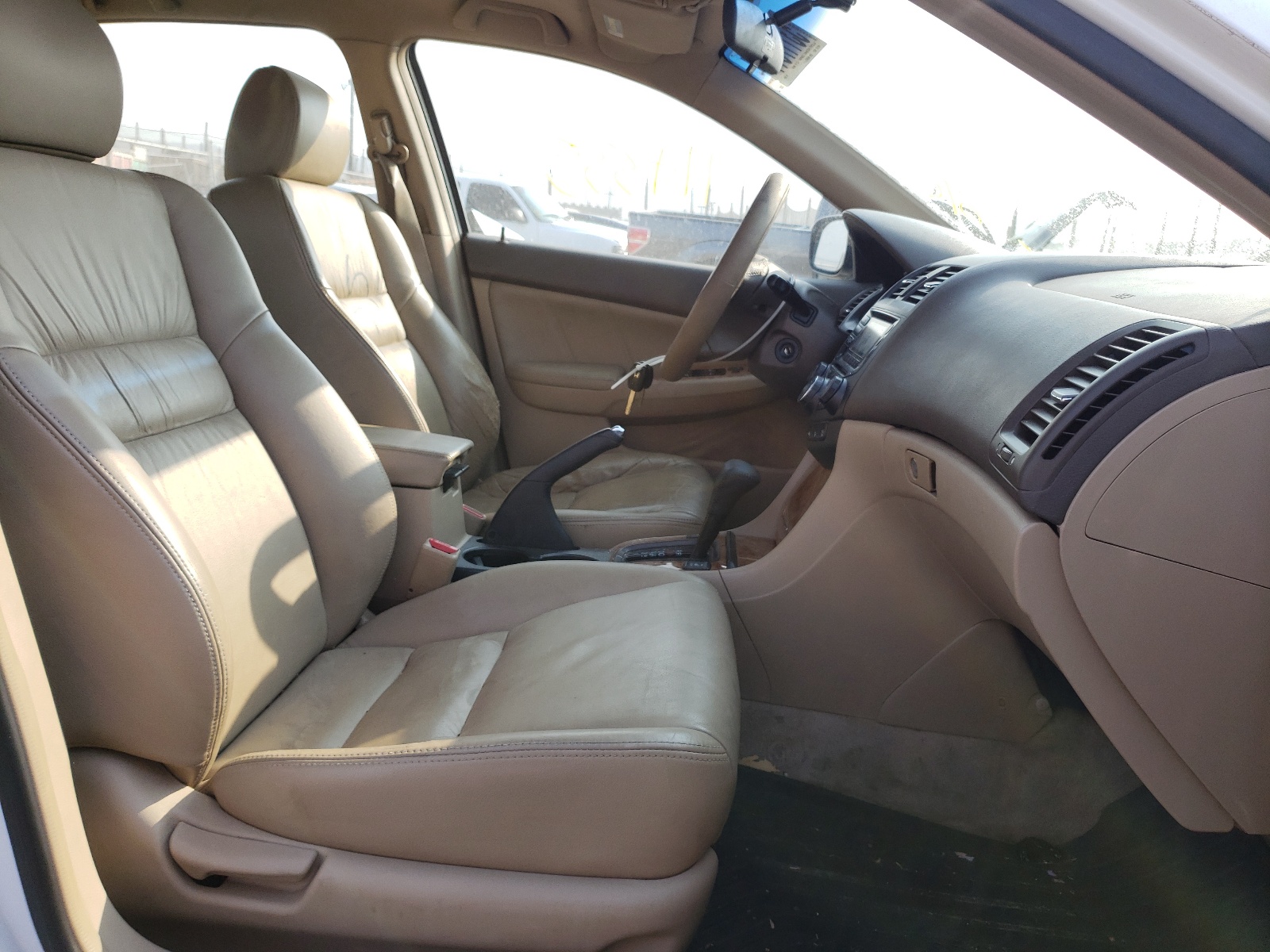 Photo 5 from auction – 2003 HONDA ACCORD EX with VIN JHMCM56663C049070