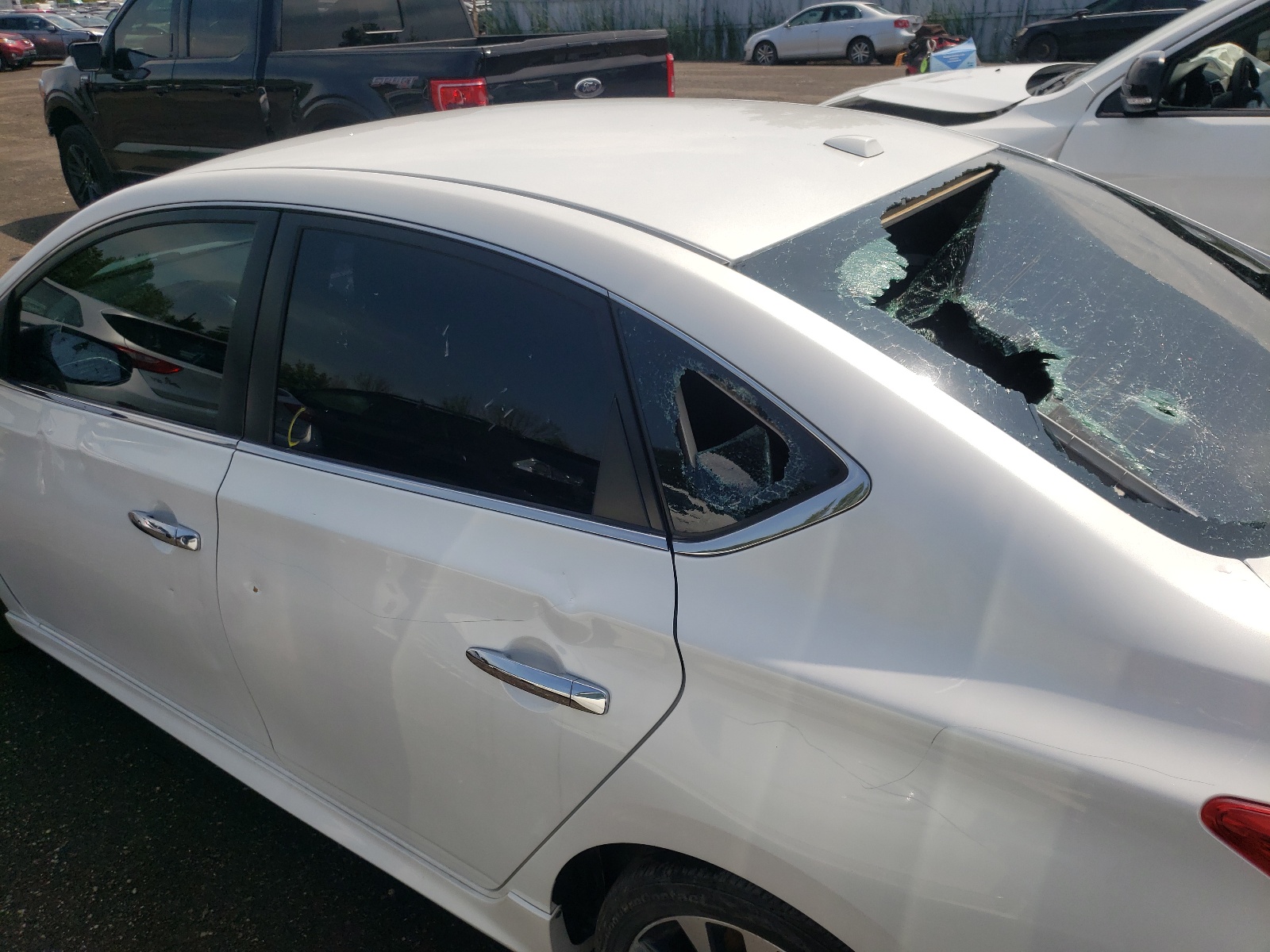 Photo 9 from auction – 2017 NISSAN SENTRA SR with VIN 3N1CB7AP6HY316471