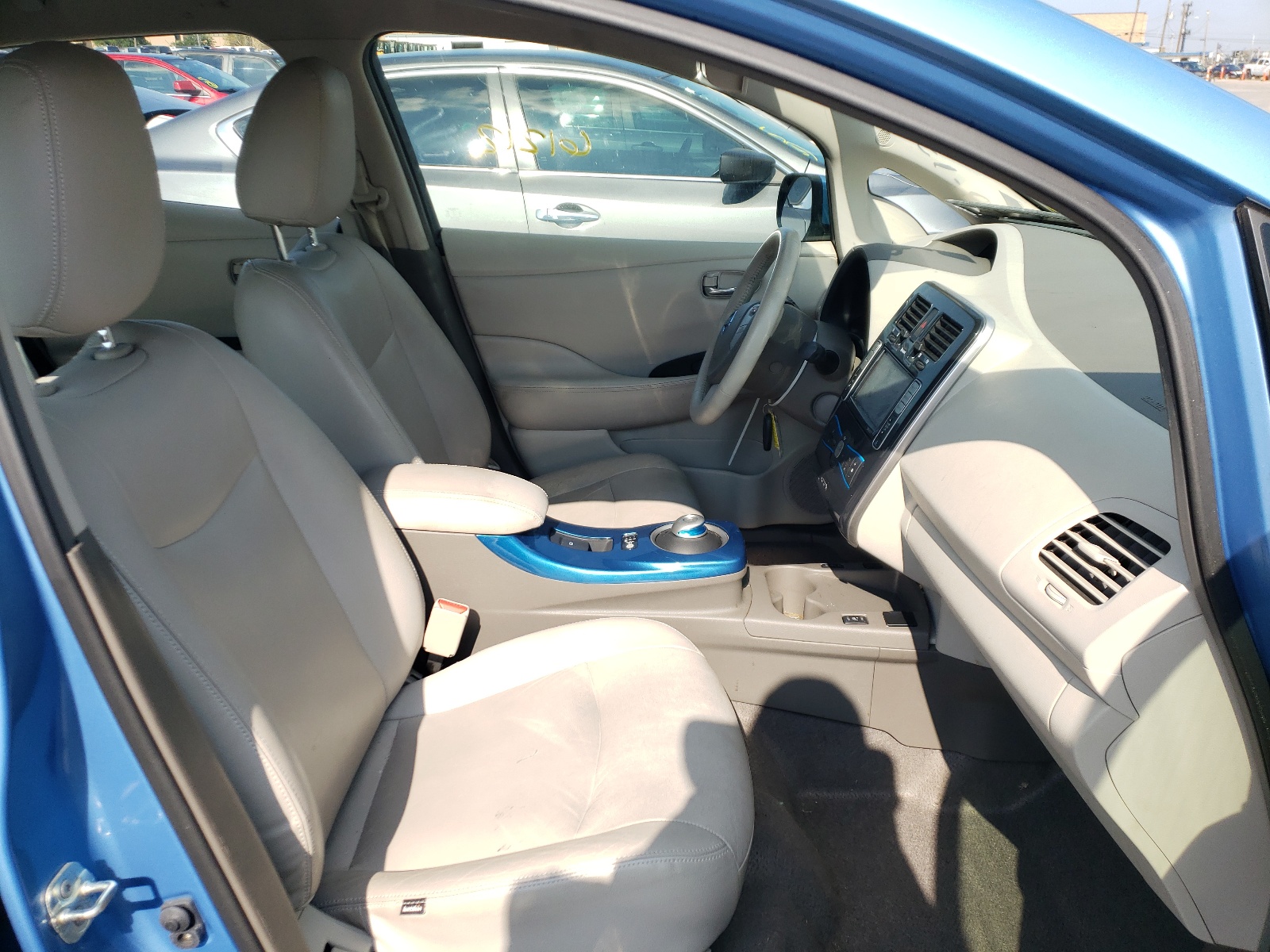 Photo 5 from auction – 2012 NISSAN LEAF SV with VIN JN1AZ0CP3CT024978