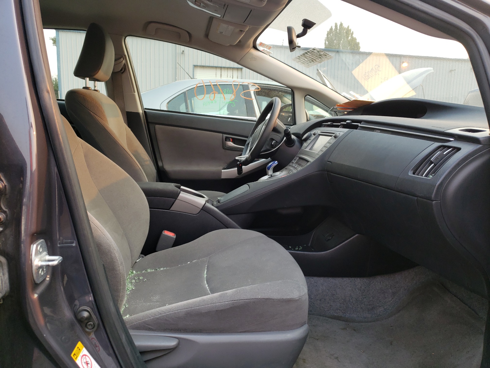Photo 5 from auction – 2015 TOYOTA PRIUS with VIN JTDKN3DU8F0482914