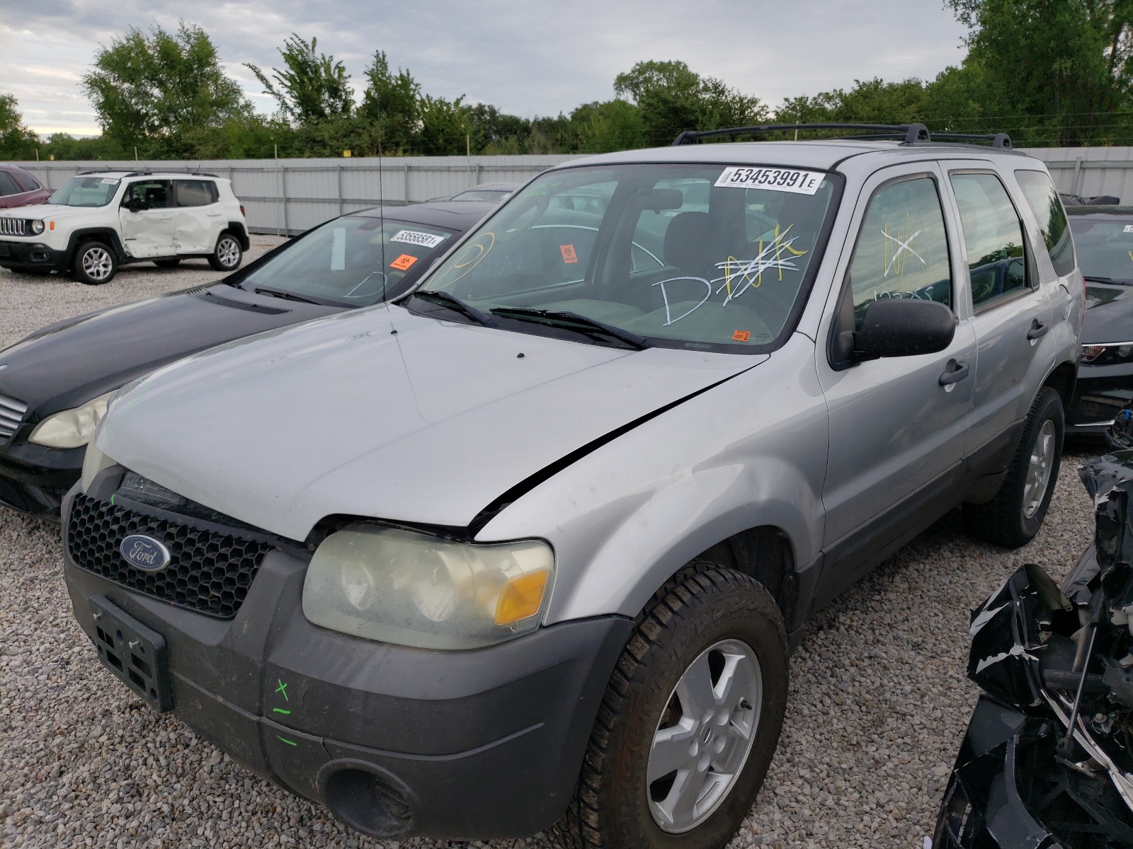 Photo 2 from auction – 2007 FORD ESCAPE XLS with VIN 1FMYU92Z87KA03410