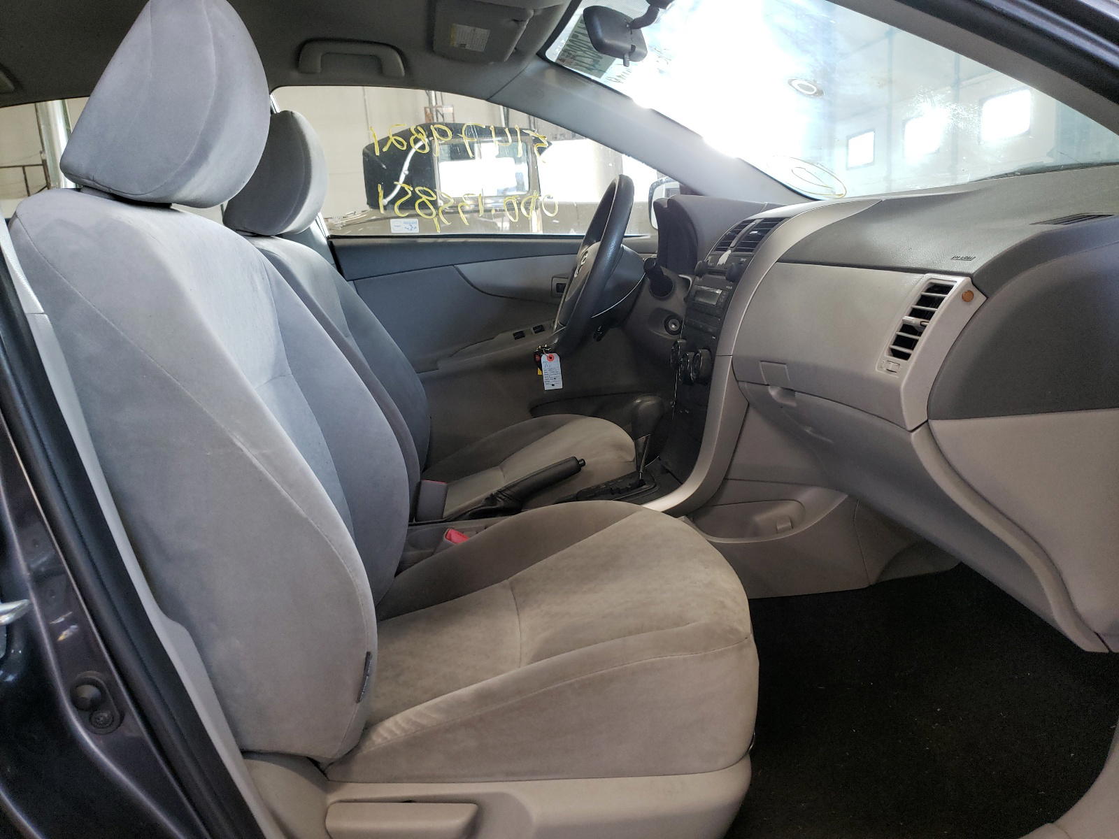 Photo 5 from auction – 2009 TOYOTA COROLLA LE with VIN JTDBL40E499050282