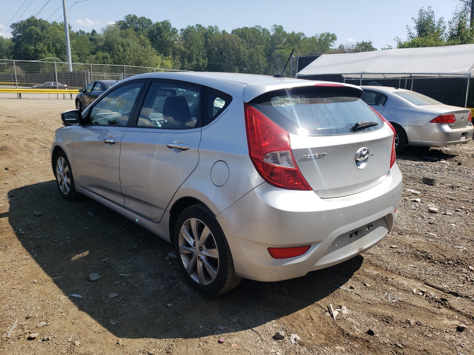 Photo 3 from auction – 2012 HYUNDAI ACCENT GLS with VIN KMHCU5AE2CU012331