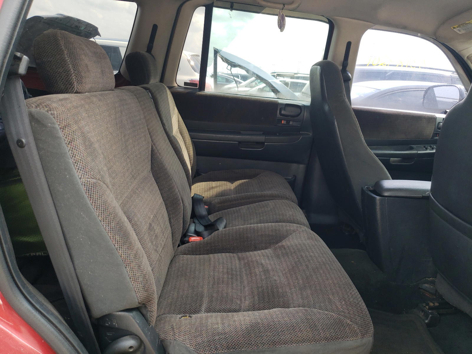 Photo 6 from auction – 2001 DODGE DURANGO with VIN 1B4HS28NX1F580569