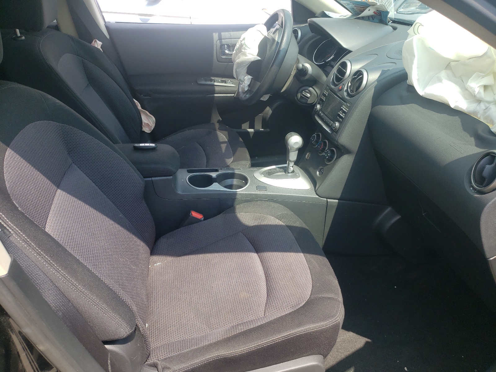 Photo 5 from auction – 2012 NISSAN ROGUE S with VIN JN8AS5MV3CW715636