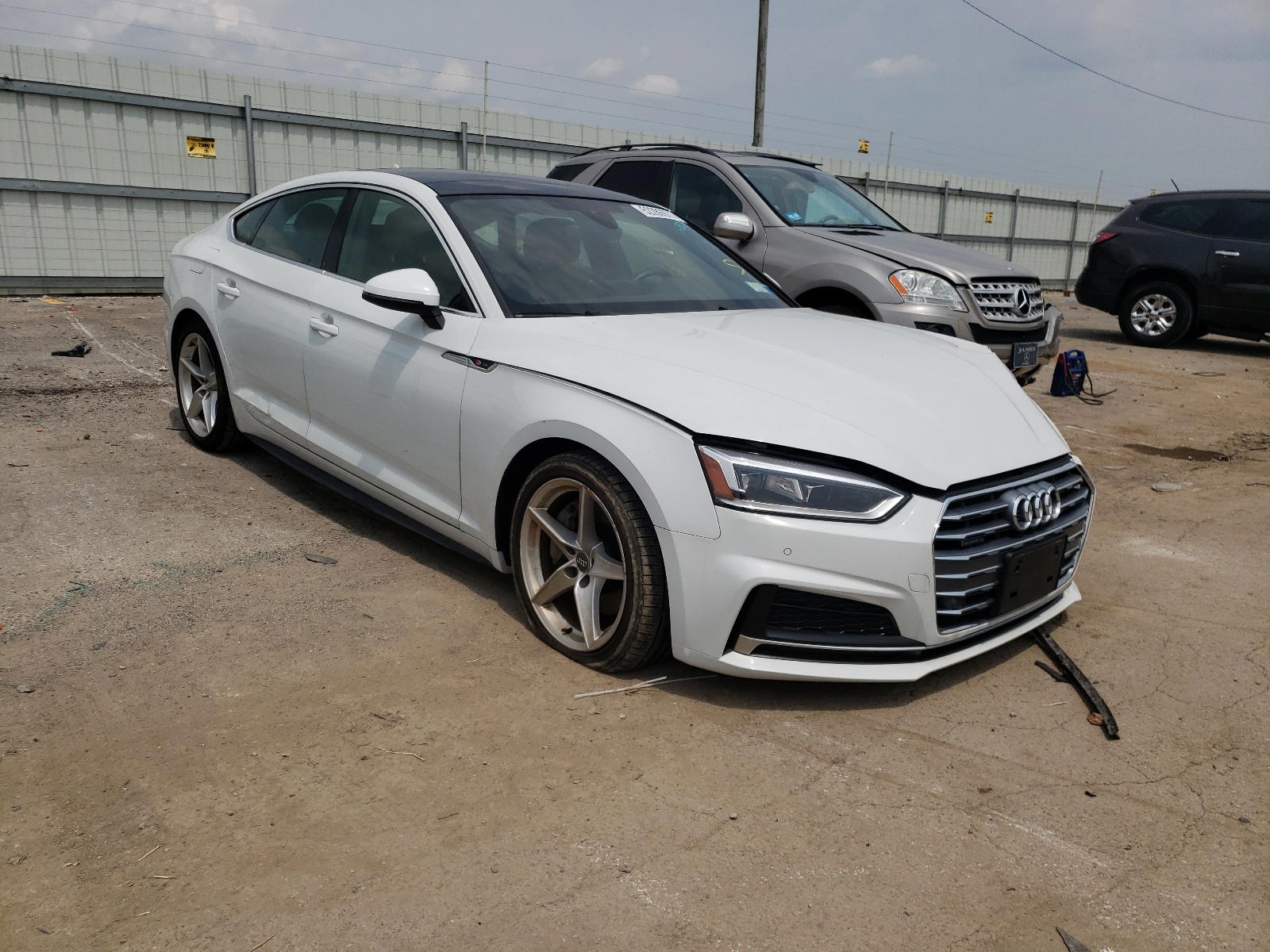 AUDI A5 PREMIUM 2018 with VIN WAUENCF50JA136858 - Photo from auction