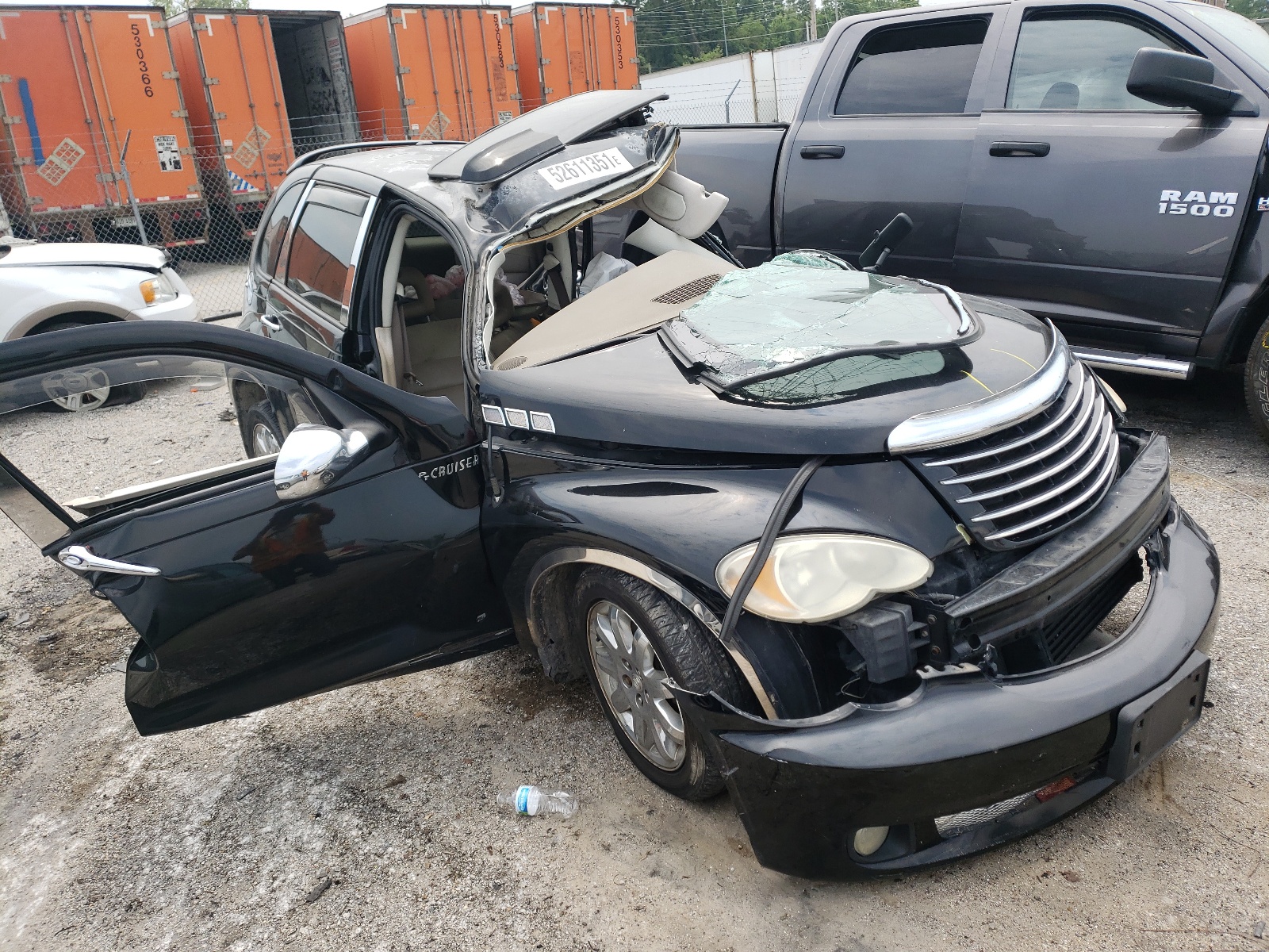 CHRYSLER PT CRUISER 2007 with VIN 3A8FY68817T623777 - Photo from auction